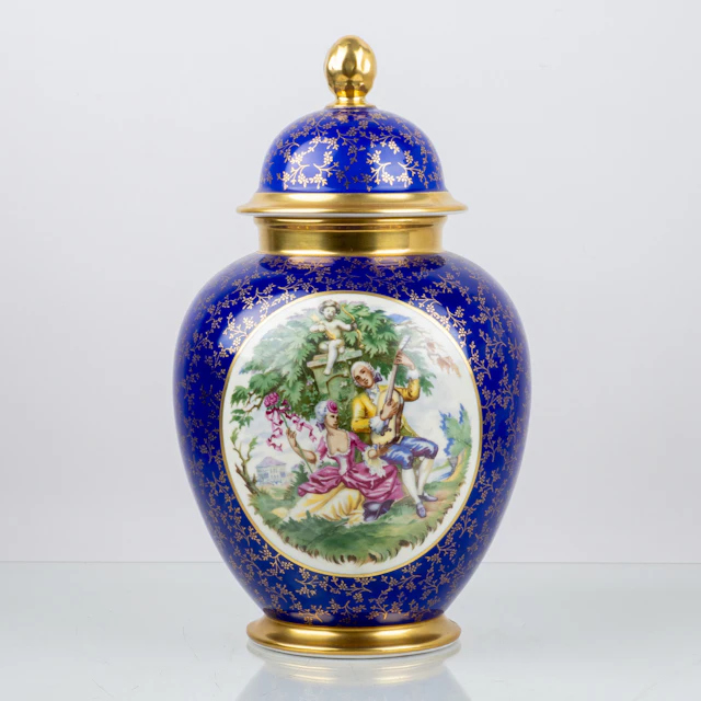 LID URN, porcelain, Bavaria, mid-1900s