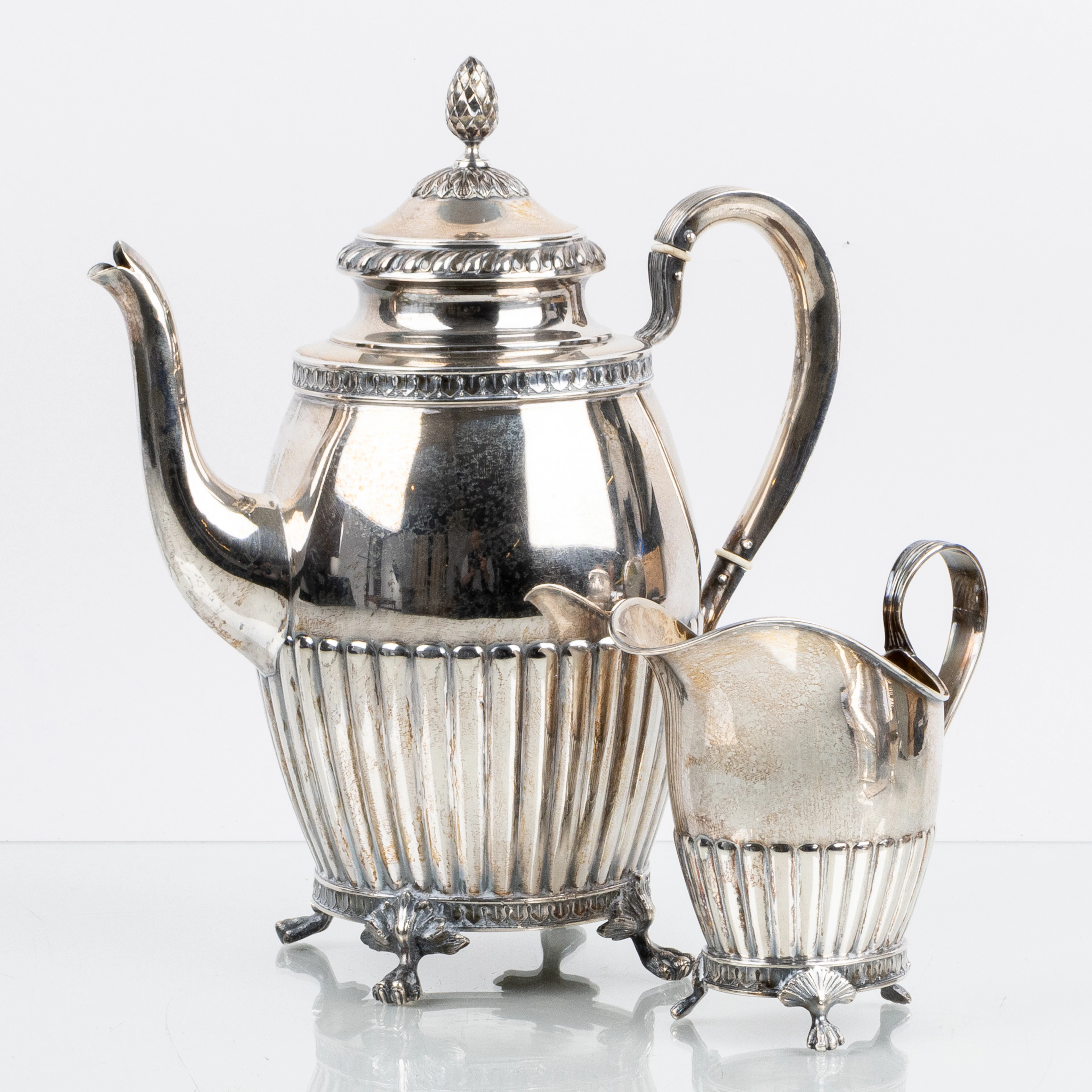 CAFETERA Y JARRA DE LECHE, plata, sellos suecos JGK 1909