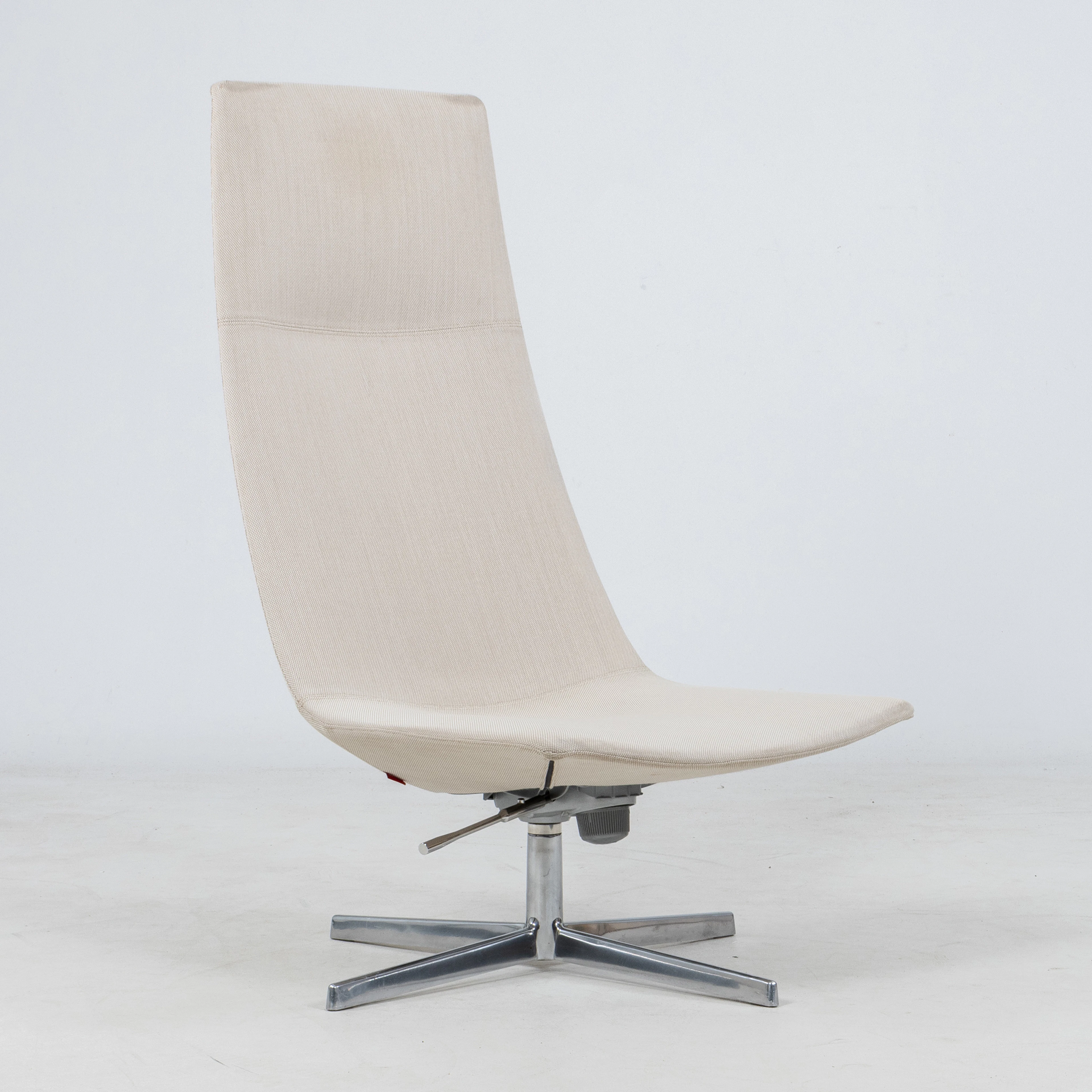 SILLÓN, "Catifa 70 lounge chair", Arper, Italia, años 2000