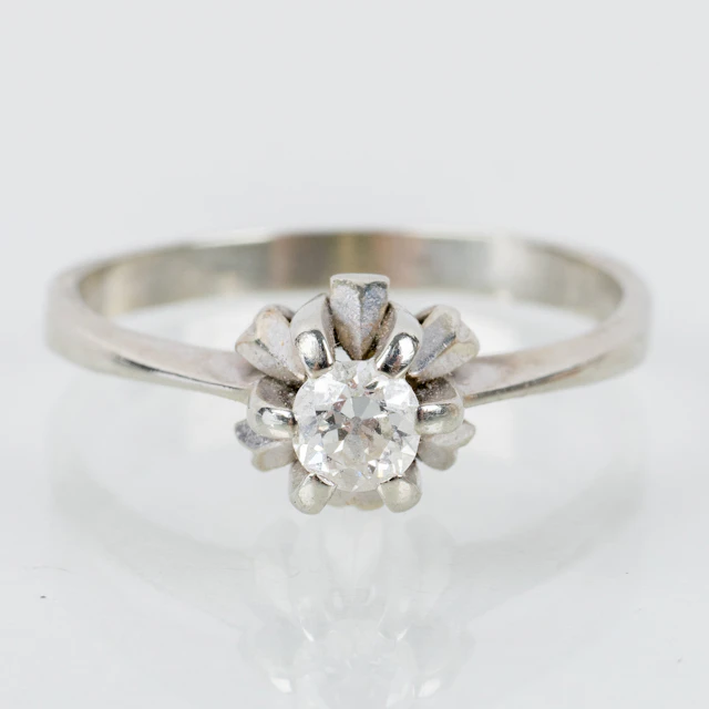 ANILLO DE PIEDRA ÚNICA, oro blanco de 18 quilates, con diamante tallado antiguo aproximadamente 0,20 ct