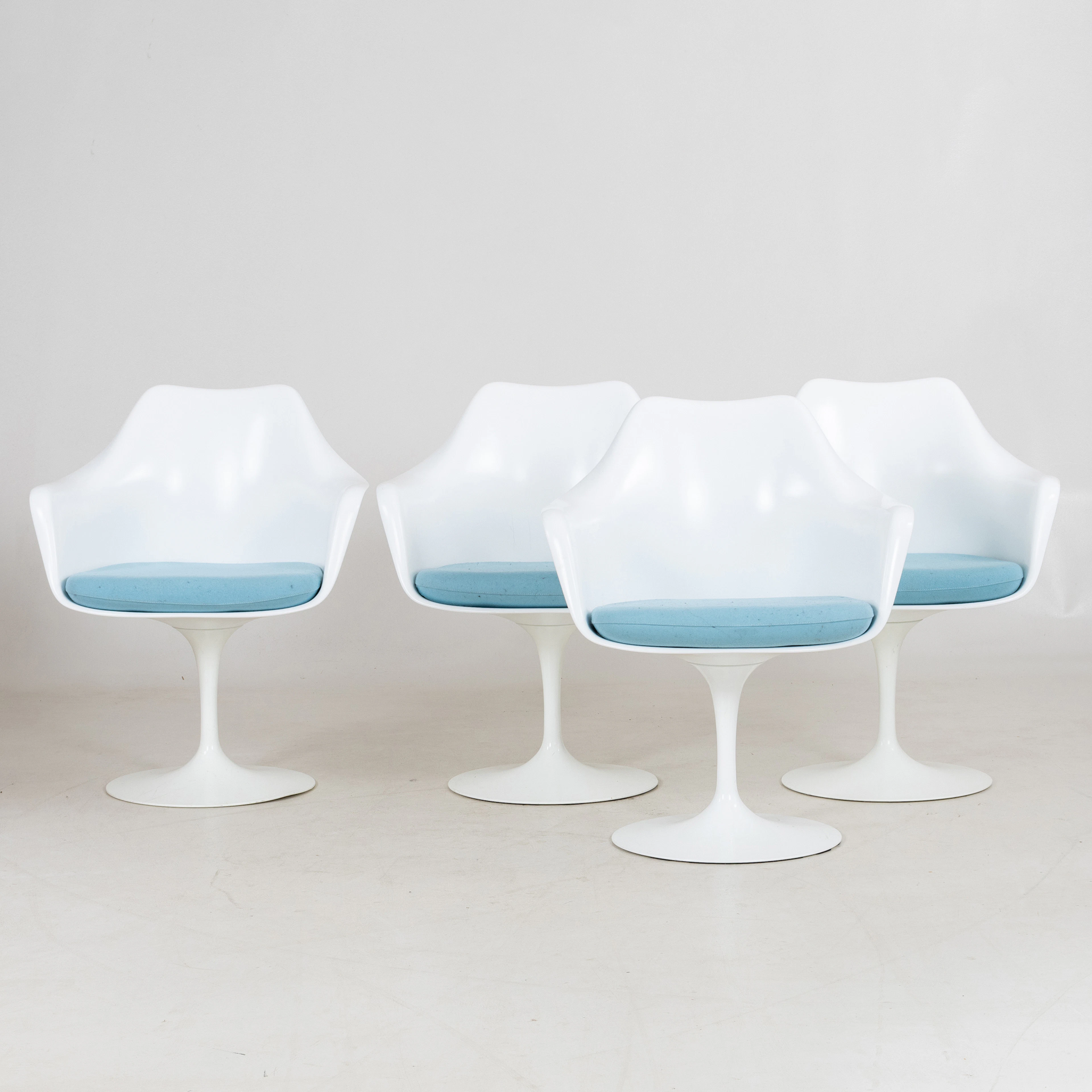 EERO SARINEN, 4 fauteuils « Tulip », Knoll Studio, années 2000