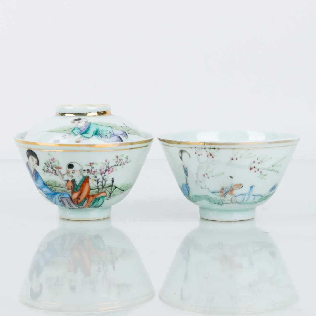 TAZZE DA TÈ CON COPERCHIO, 1 paio, porcellana, Cina, 1800/1900