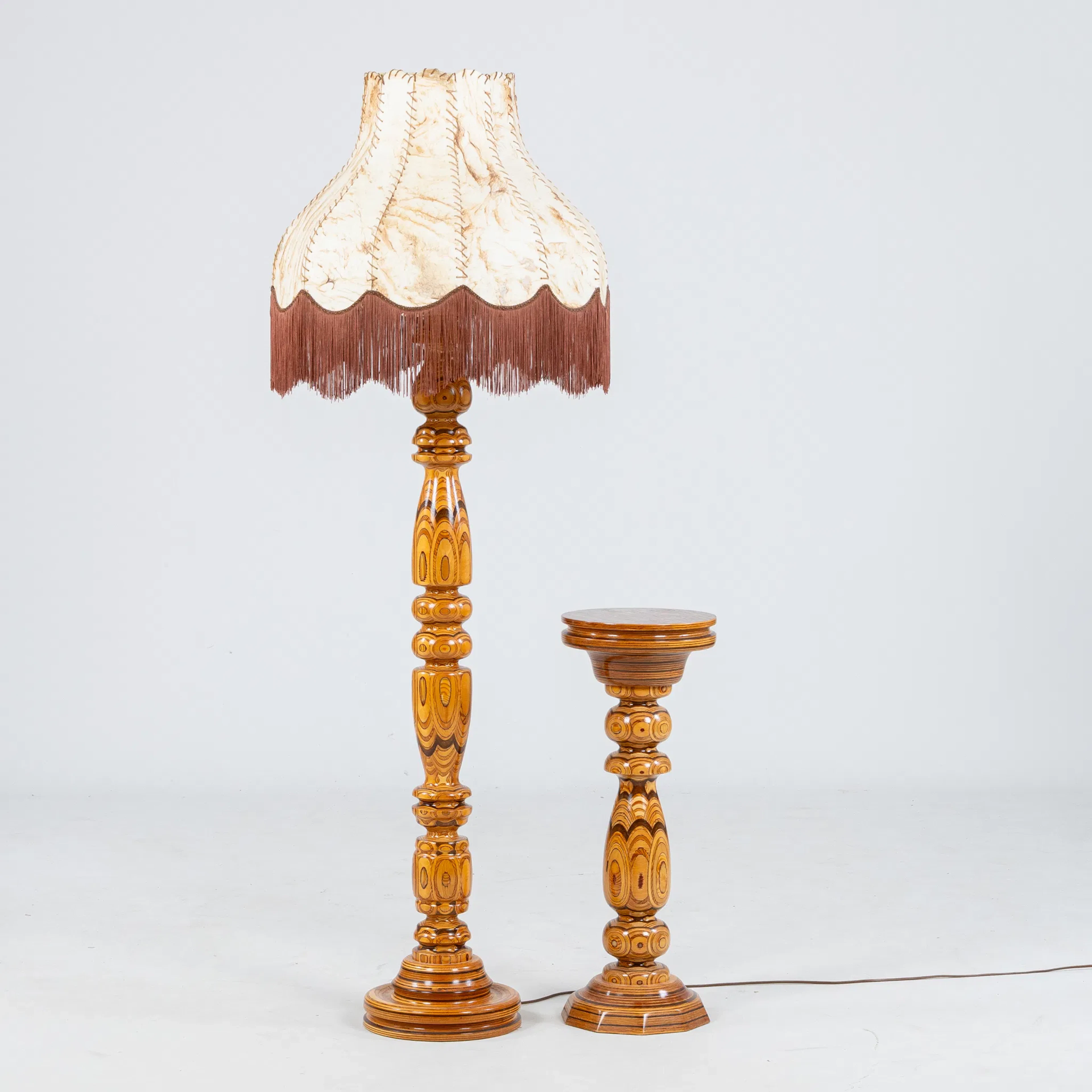LÁMPARA DE PIE Y PEDESTAL, Palma Håkan, siglos XX/2000