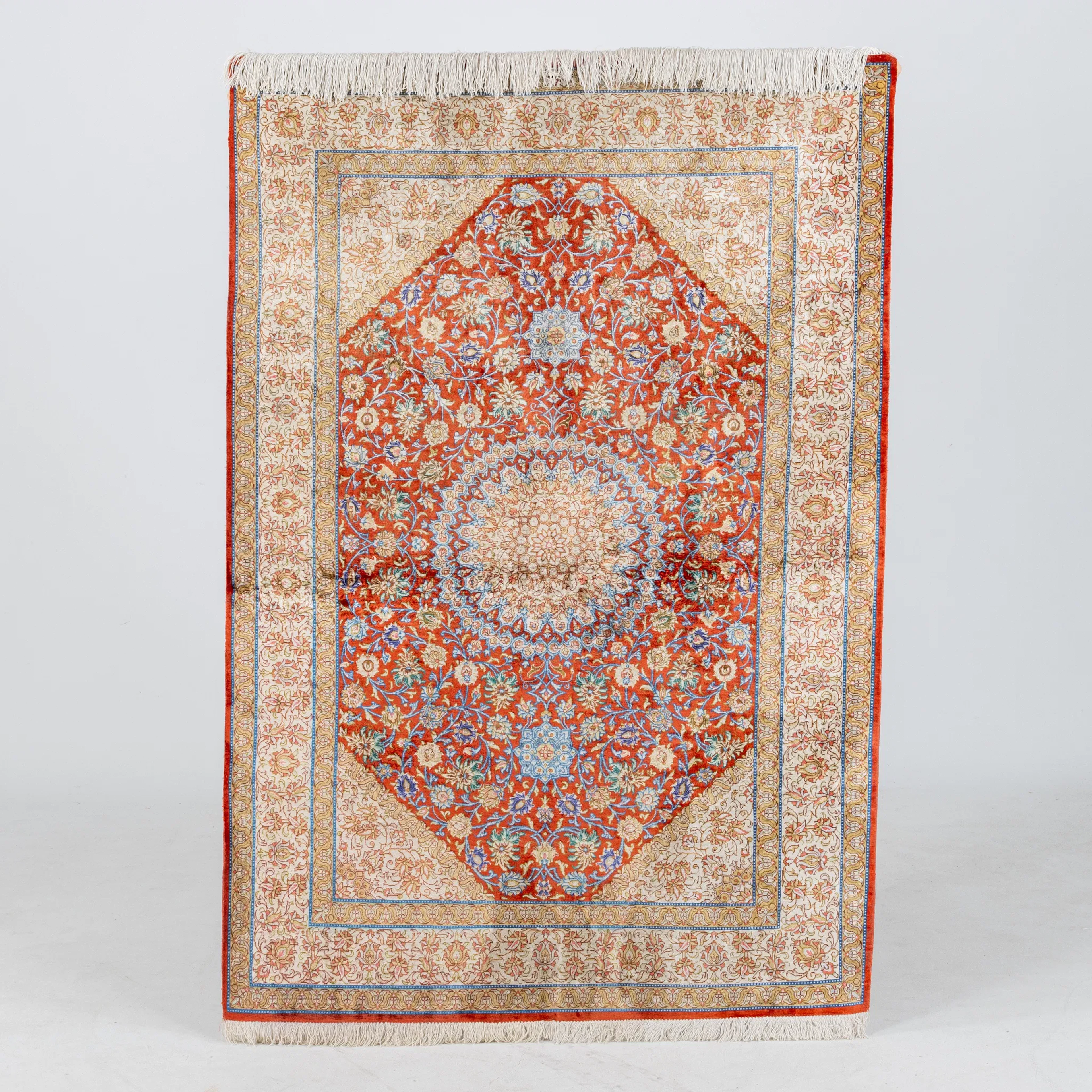 ORIENT CARPET, Ghom, seta, vecchia, circa 145 x 99 cm