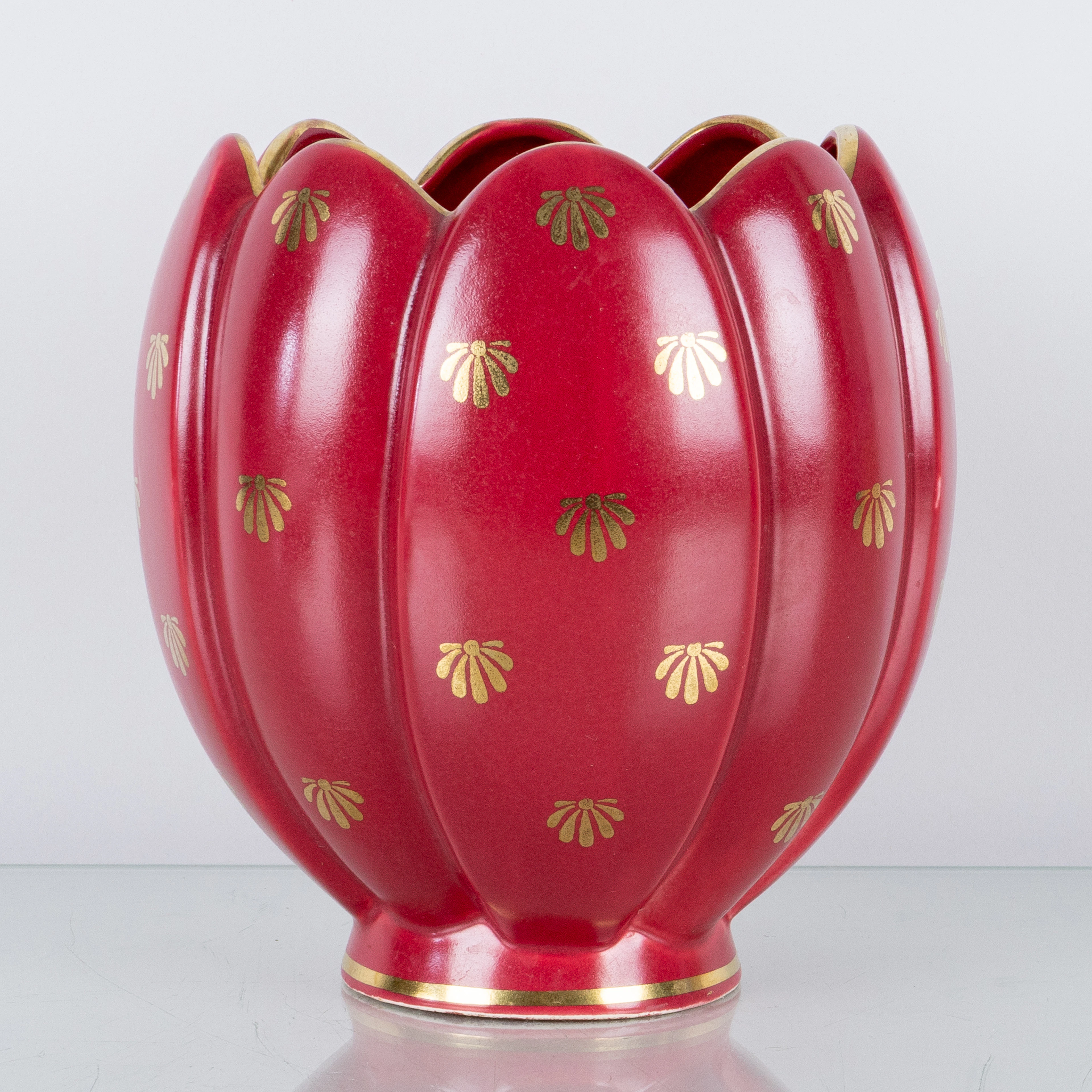 ARTHUR PERCY, a ceramic ceramic vase "Red Ruby", Gefle