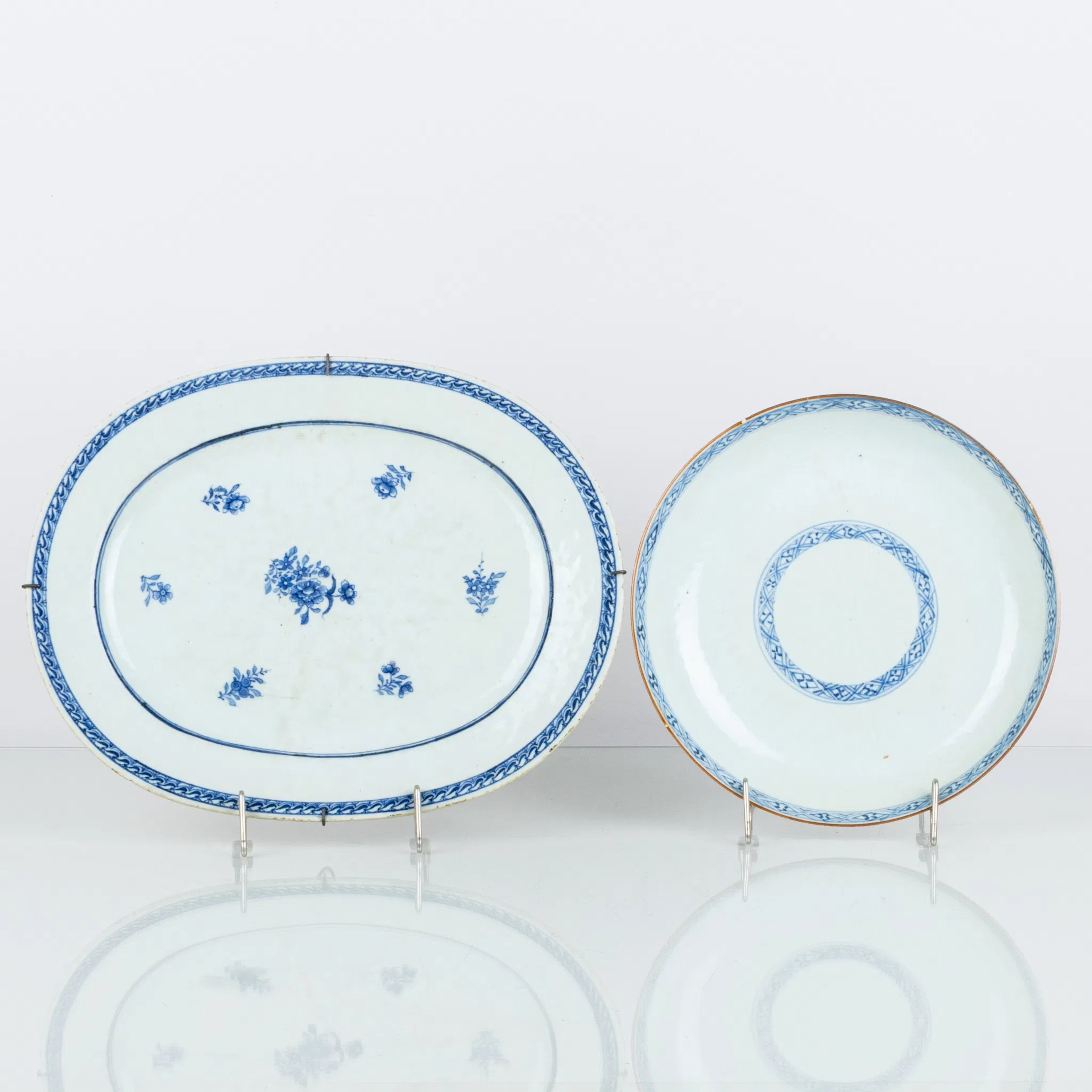 PLATOS Y CUENCOS, porcelana, China, siglos XVIII/XIX