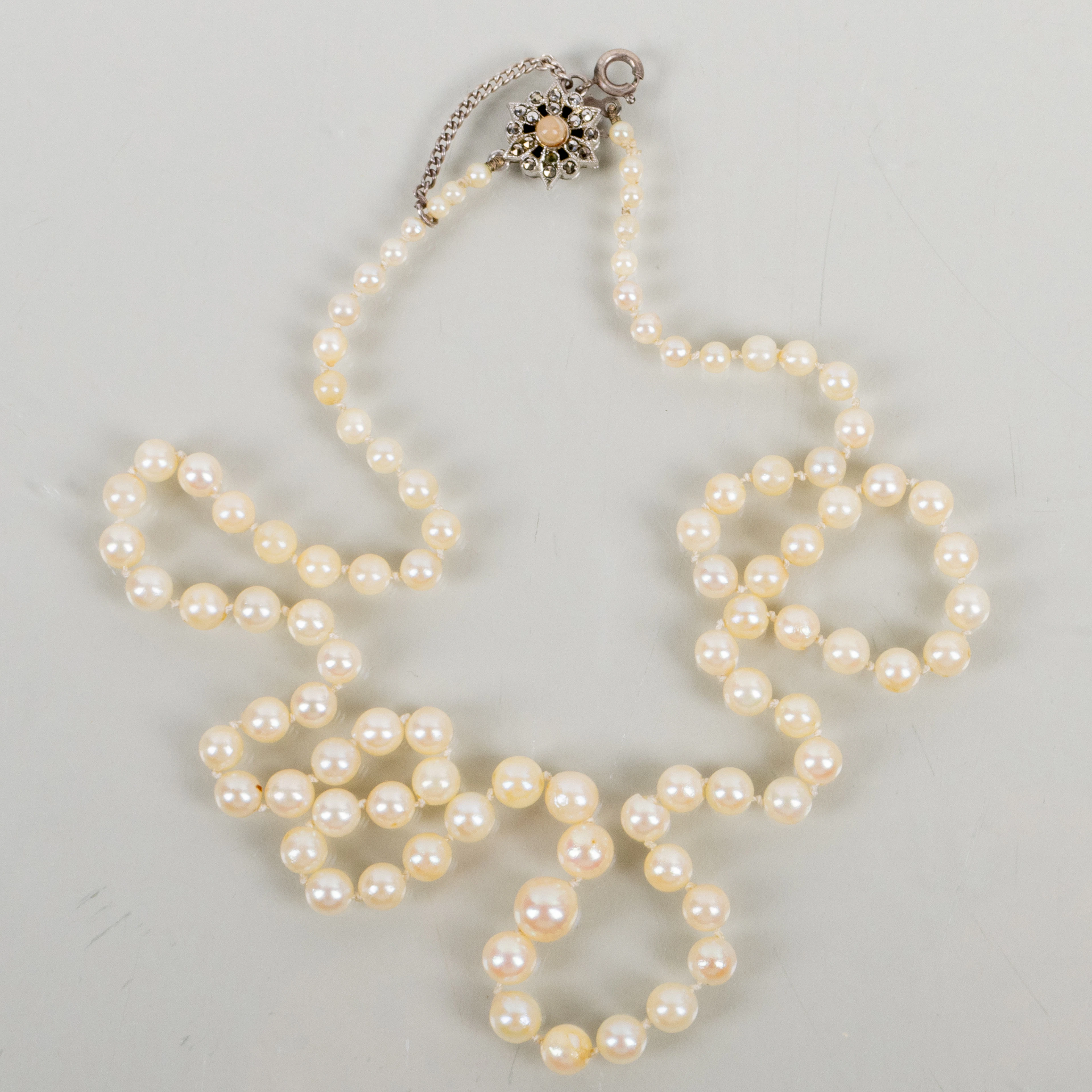 COLLANE DI PERLE, perline dosate coltivate, serrature d'argento, 1900