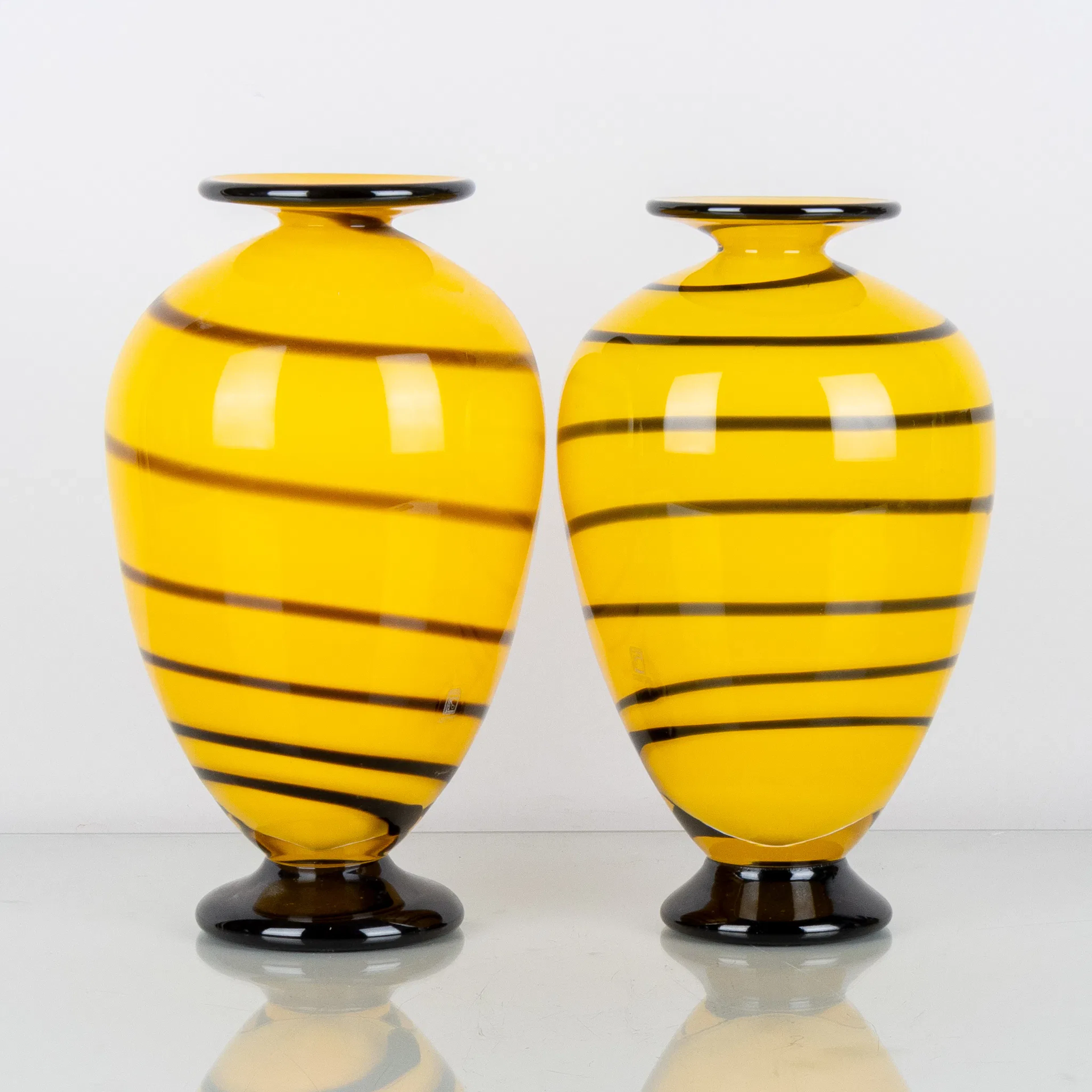 MATS ANDERSSON, 2 jarrones de cristal, vidriería Johansfors, firmado
