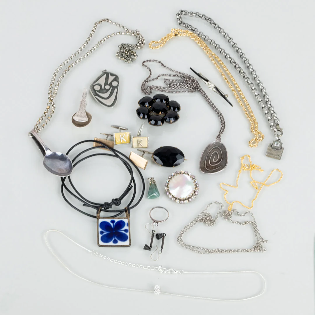 COLECCIÓN DE BISUTERÍA, PRINCIPALMENTE DEL SIGLO XX