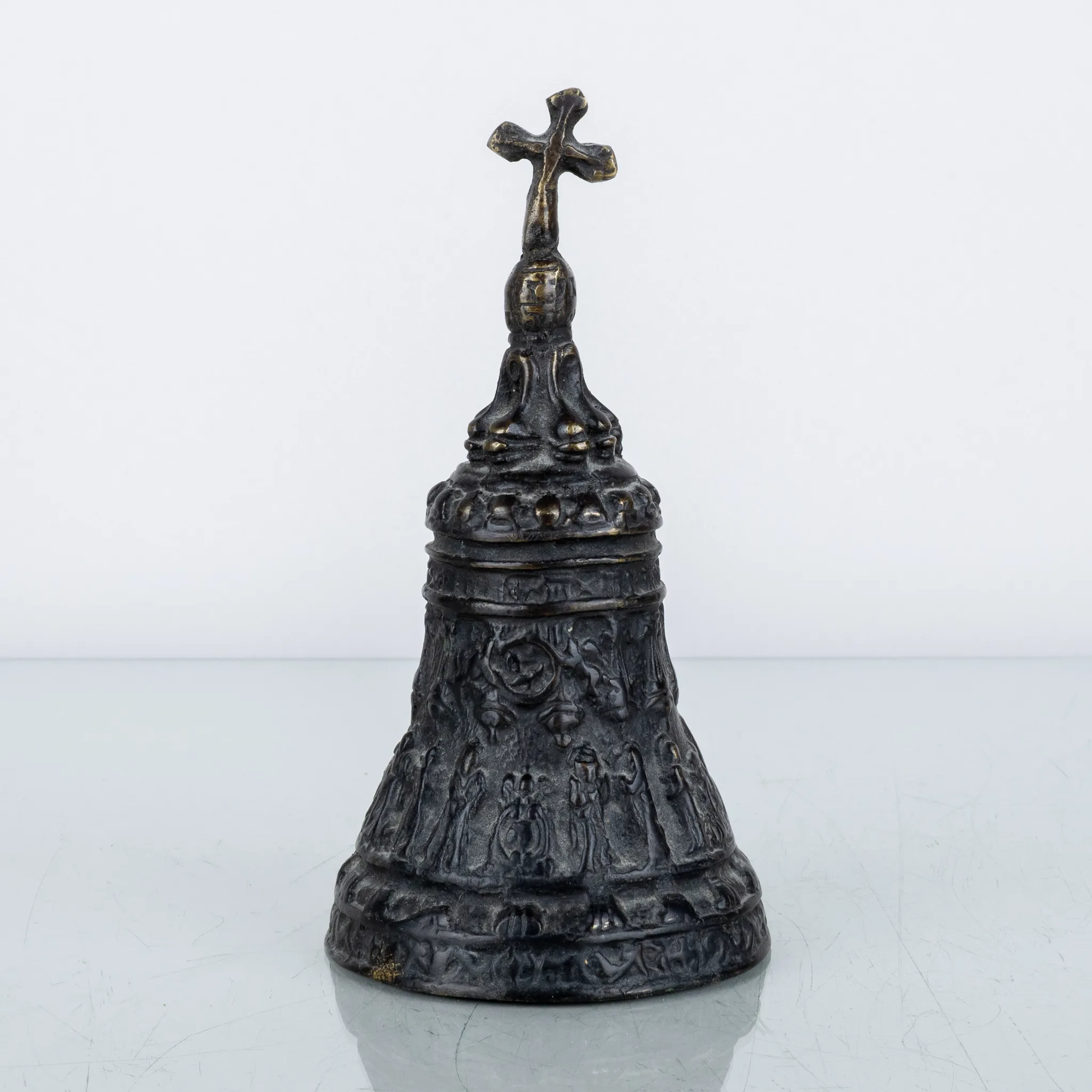 CAMPANA, bronce patinado, siglo XX