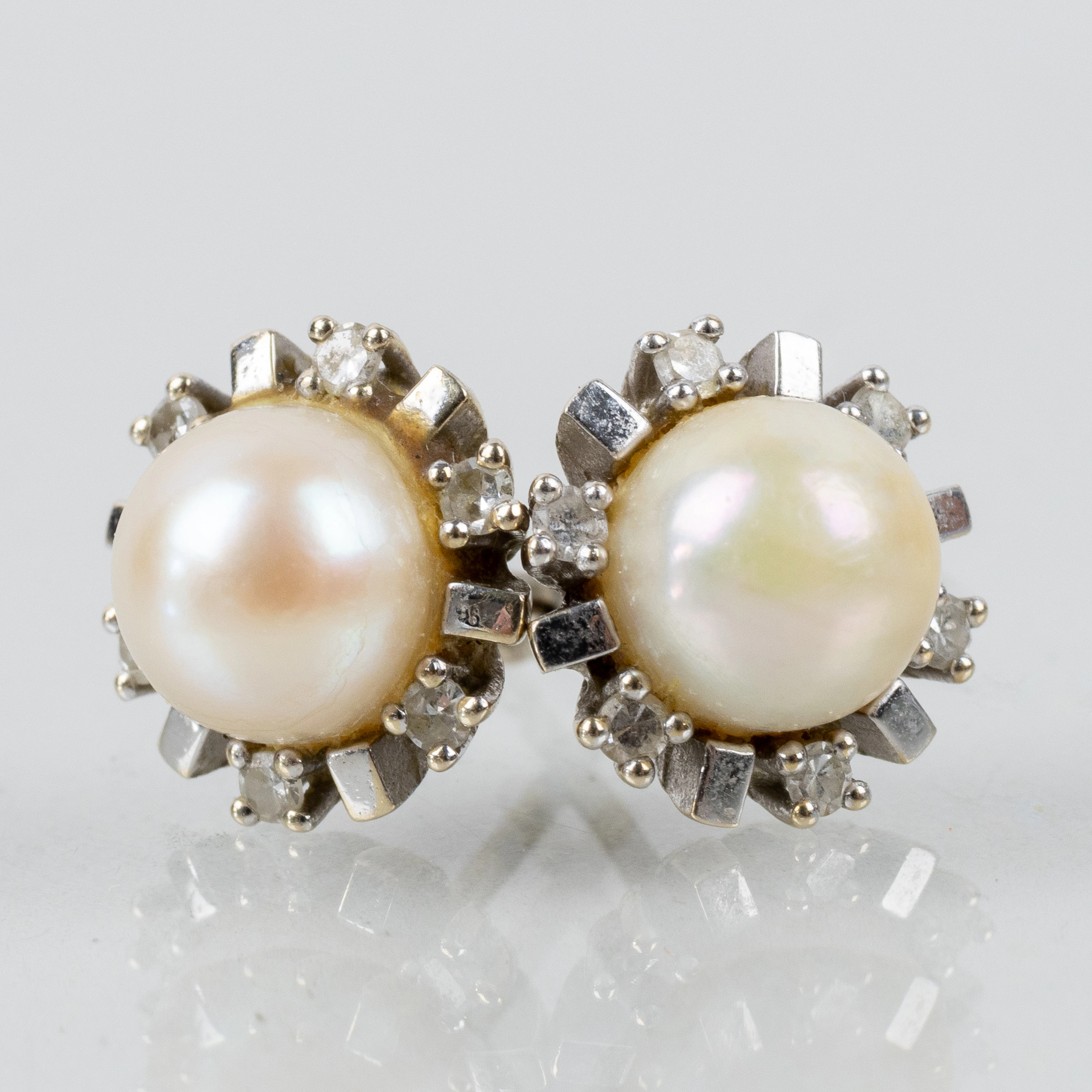 ORECCHINI, 1 paio, oro bianco 14k, con perle e diamanti più piccoli