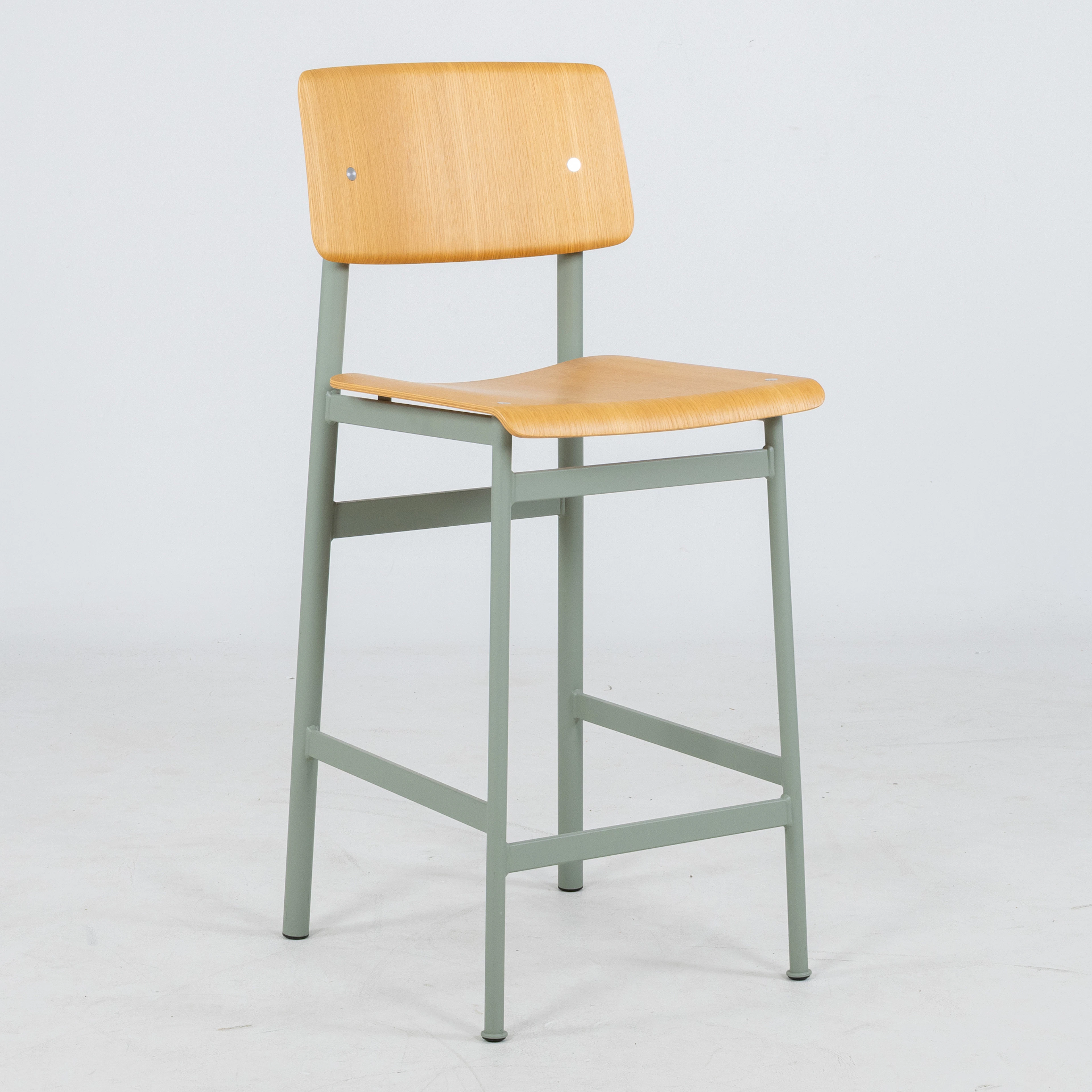 THOMAS BENZEN, taburete de bar, "Taburete de Loft", Muuto y