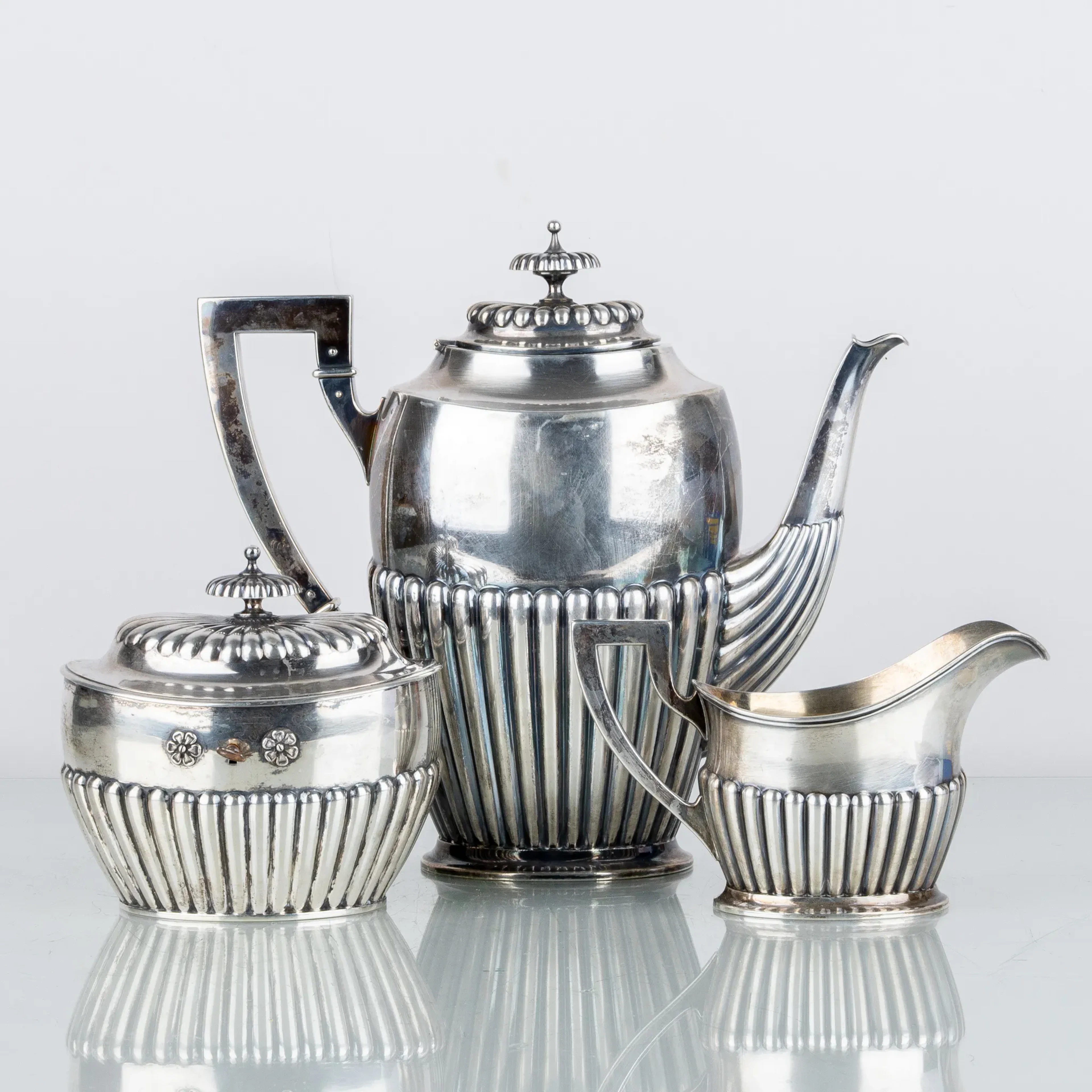 VAJILLA DE CENTRO, 3 piezas, plata, SP y A.B.H., 1903 y 1908