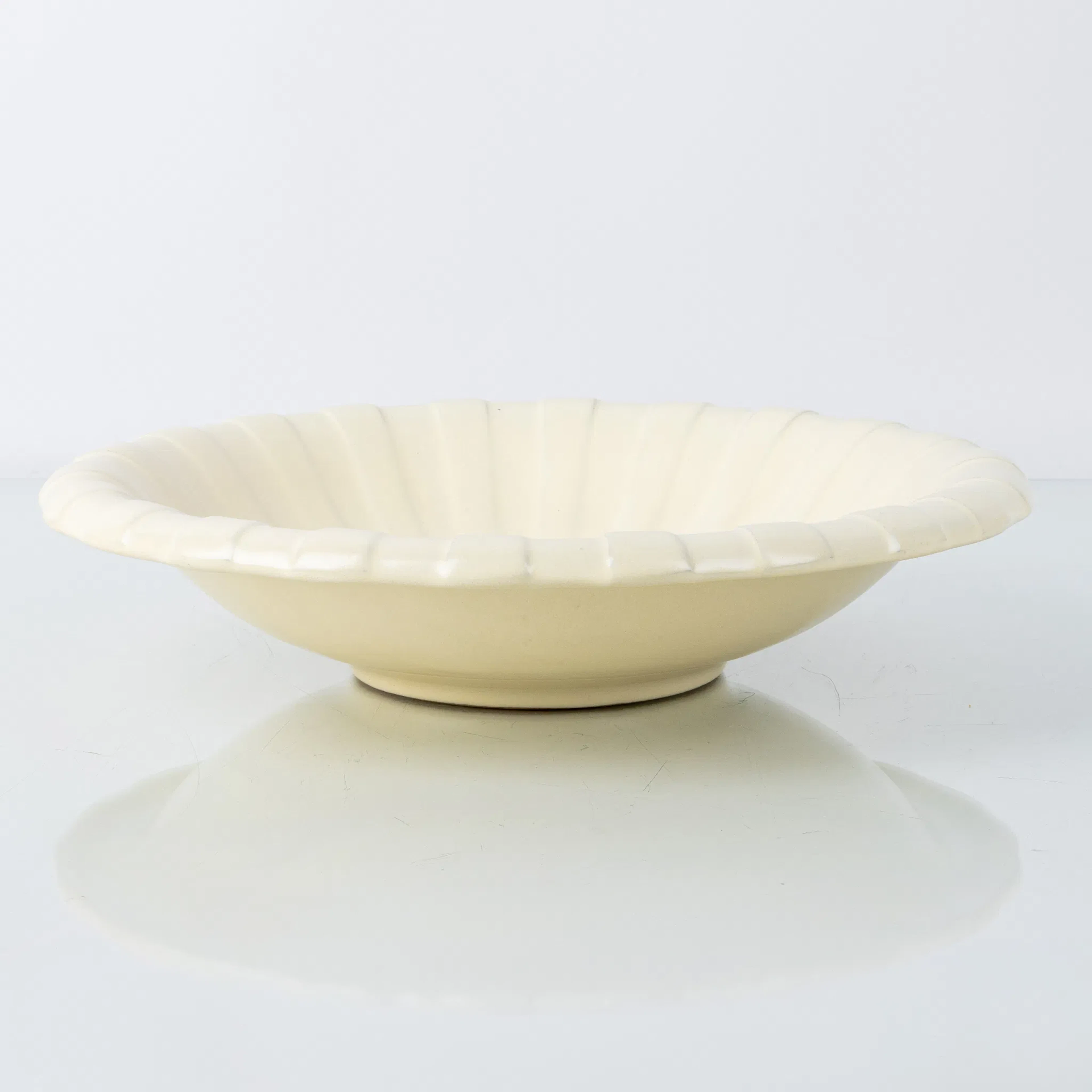 UN PLATO DE CUENCO DE GRES VICK LINDSTRAND, Upsala Ekeby