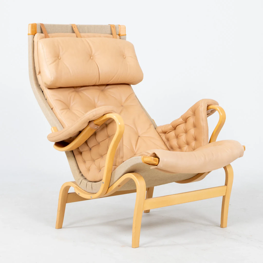 BRUNO MATHSSON, un fauteuil « Pernilla » Dux, seconde moitié du XXe siècle