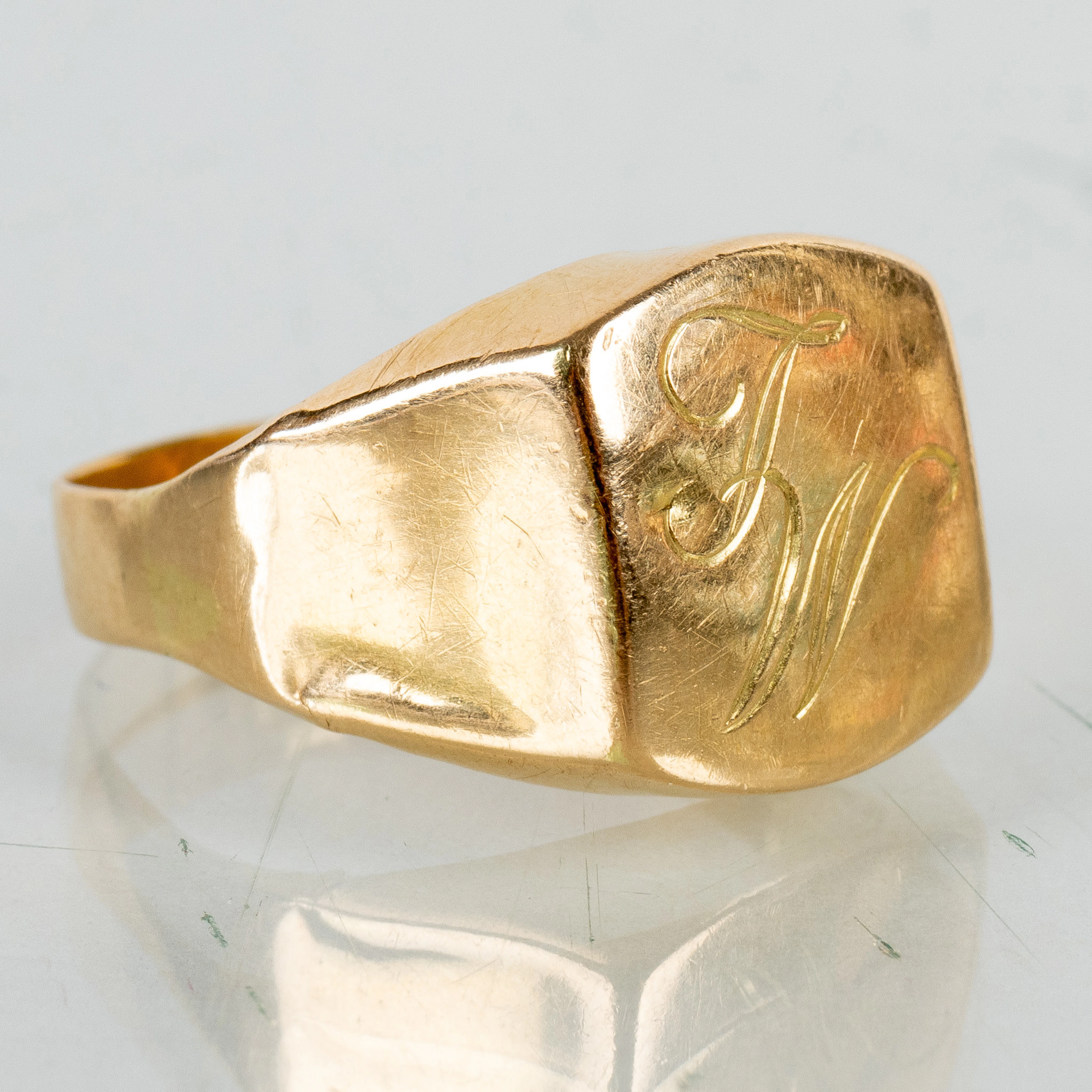 ANELLO CON SIGILLO, oro 18 carati, peso circa 3,7 g