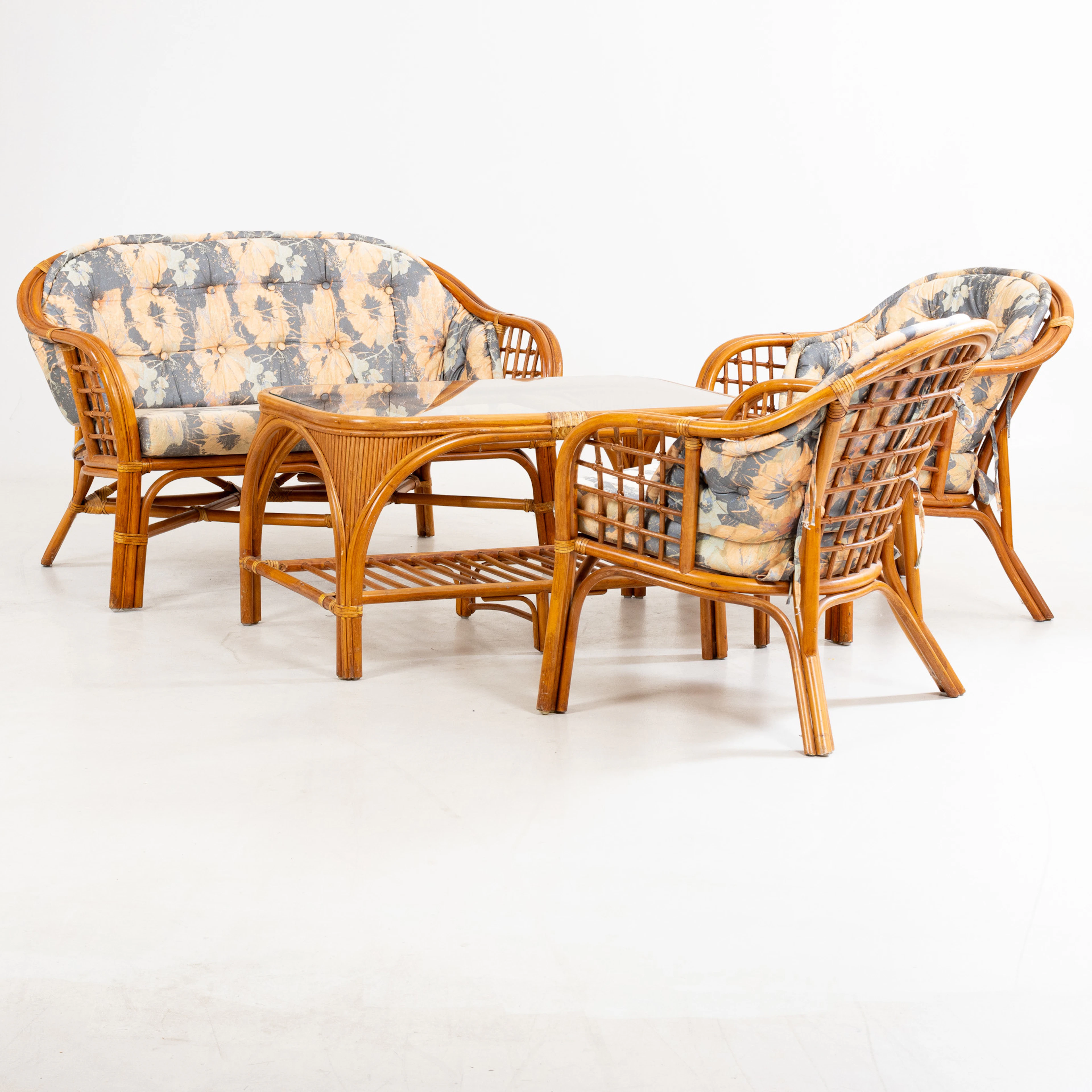 MUEBLES DE JARDÍN, 4 partes, bambú y ratán, la segunda mitad del siglo XX