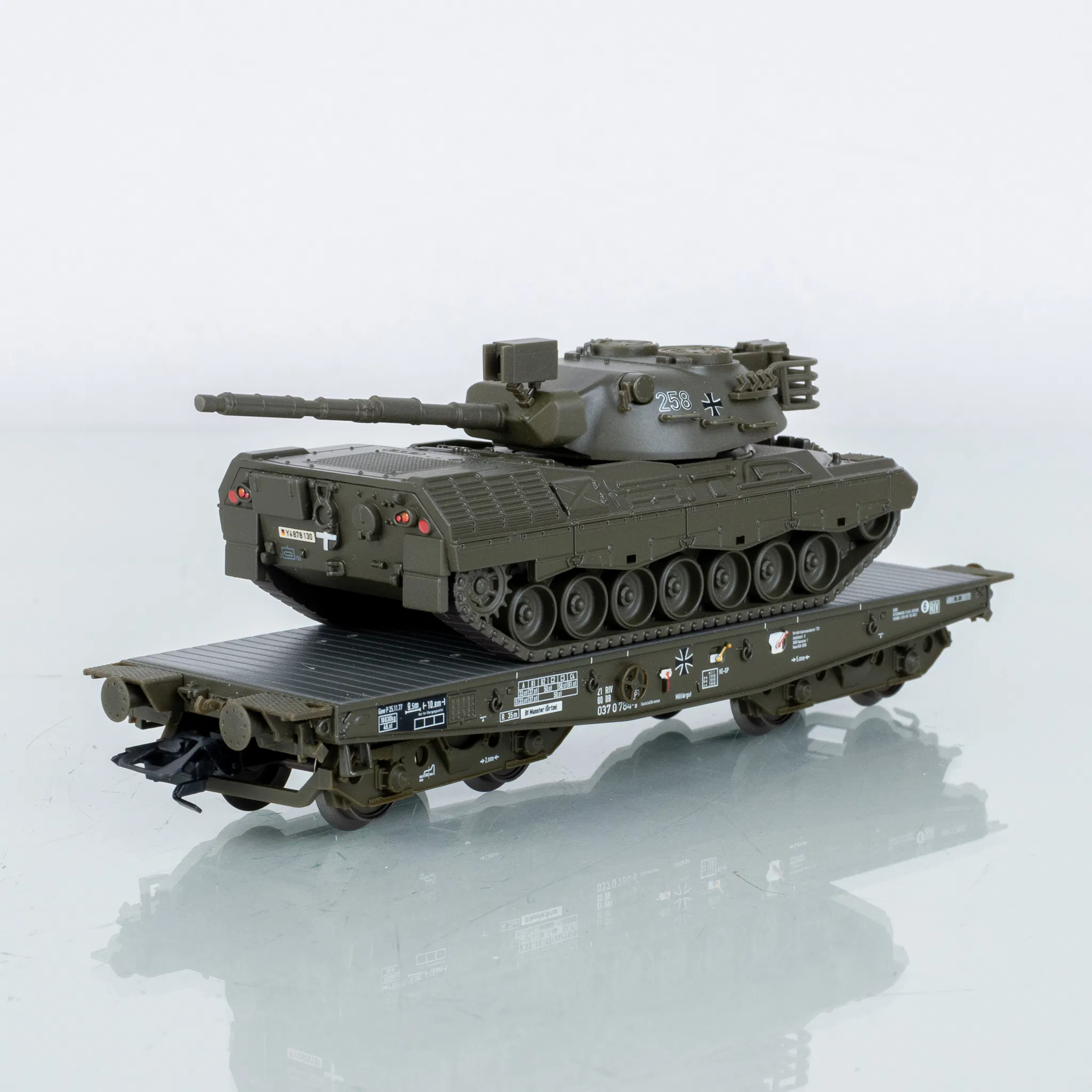 MÄRKLIN, 4 part, Wagenset bundeswehr leopard, 48720