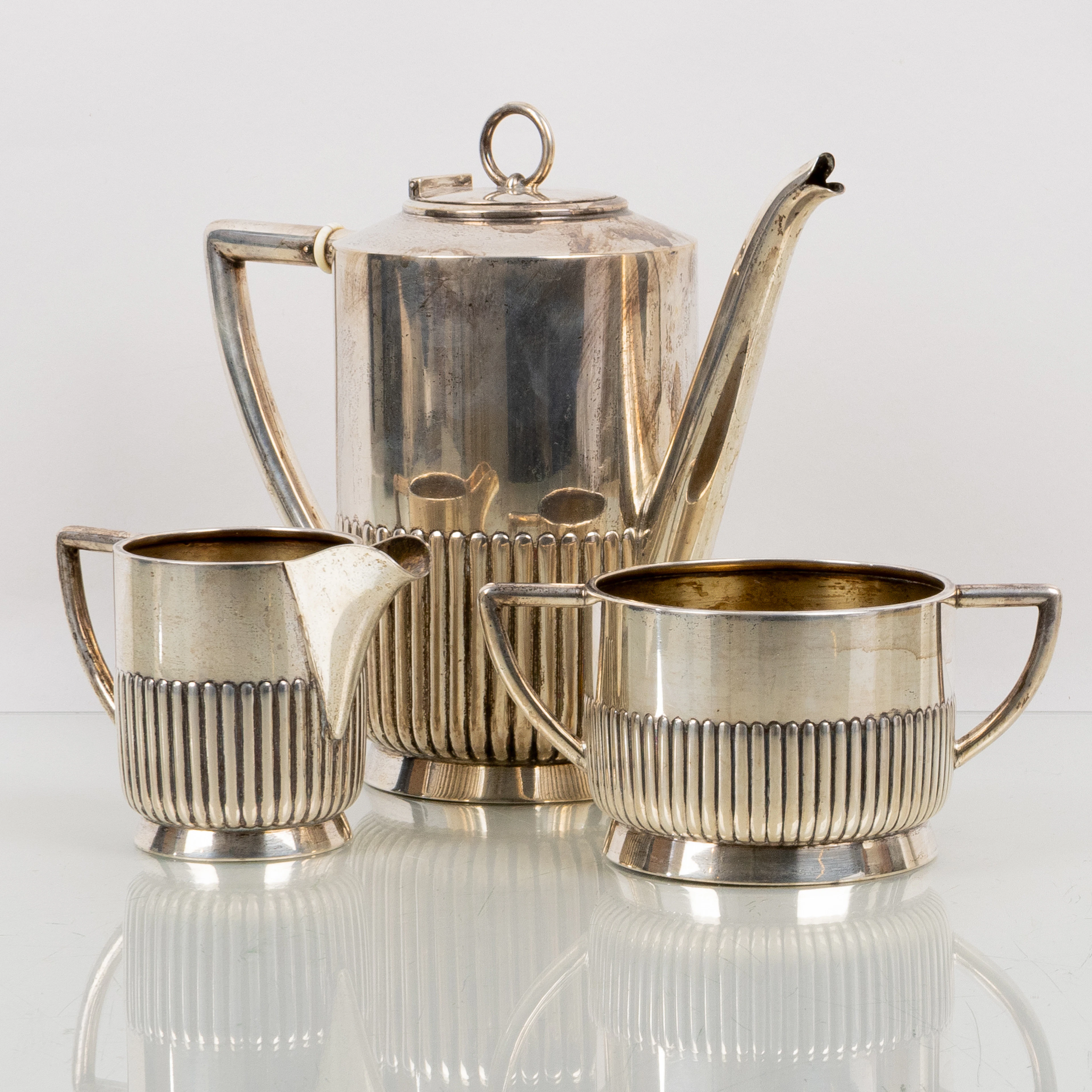 SET DA CAFFÈ, 3 pezzi, argento, CG Hallberg, 1916, peso totale circa 580 g