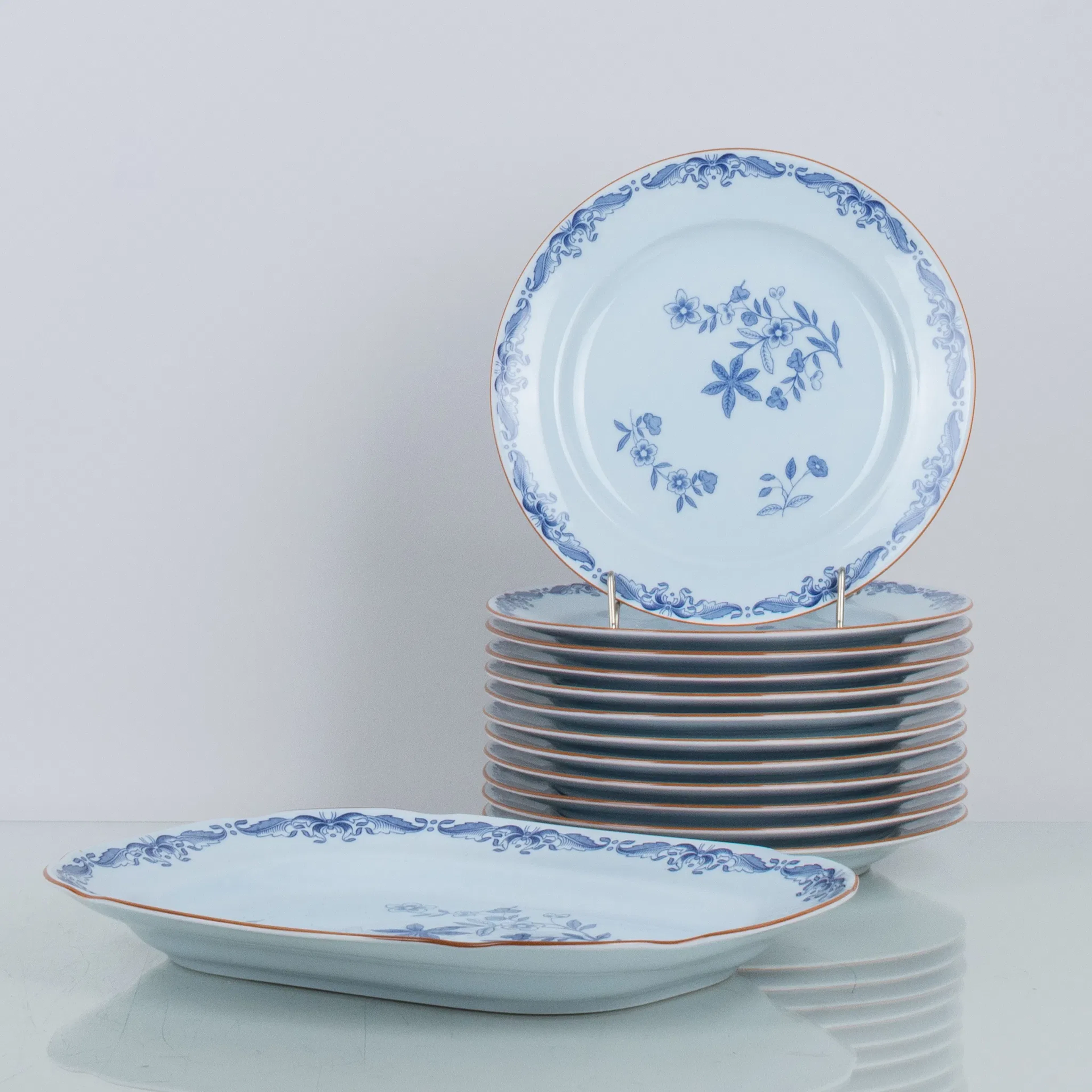 PLATOS Y PLATOS DE SERVIR, 13 partes, porcelana, "Ostindia", Rörstrand