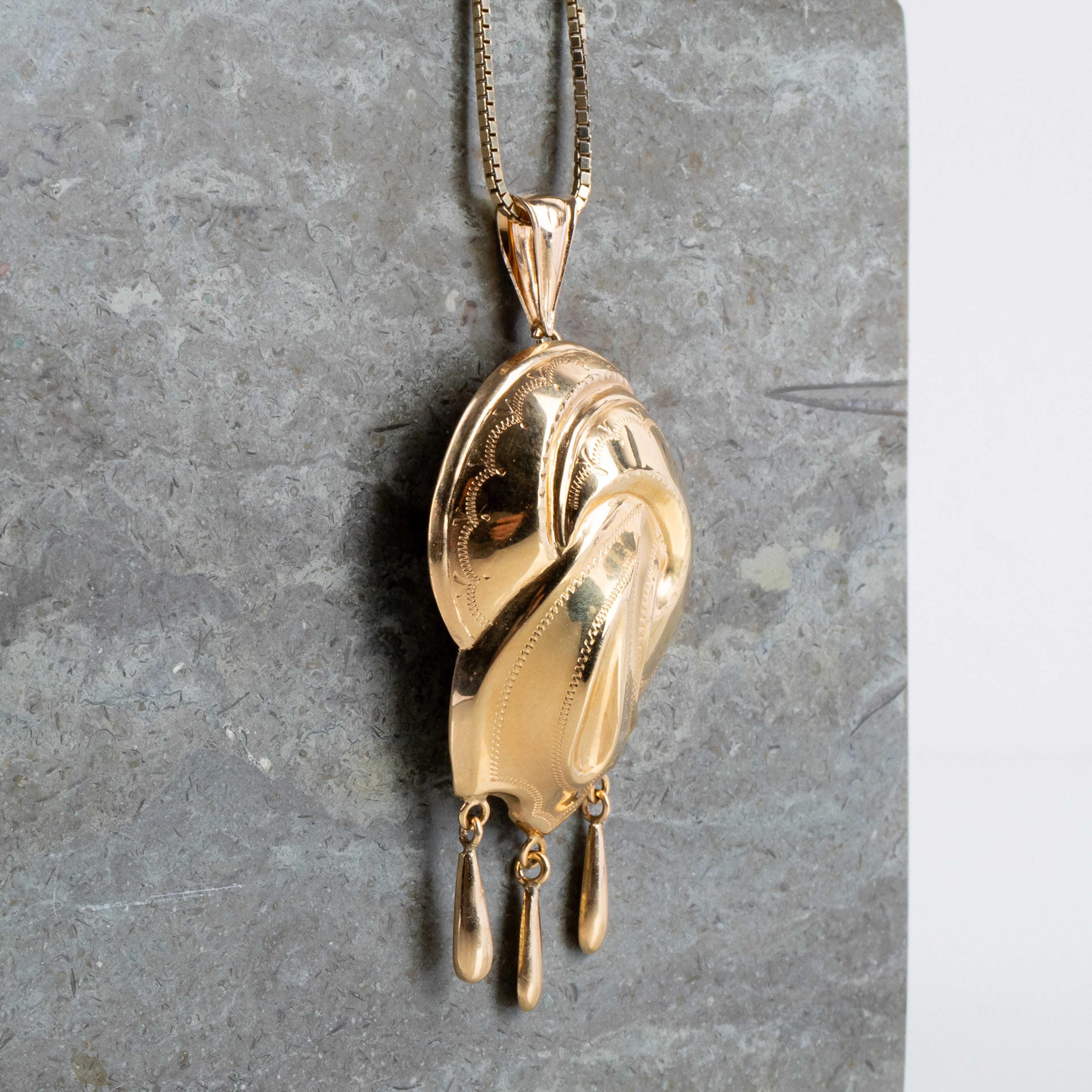 PENDANT, 18k gold, unclear year stamp