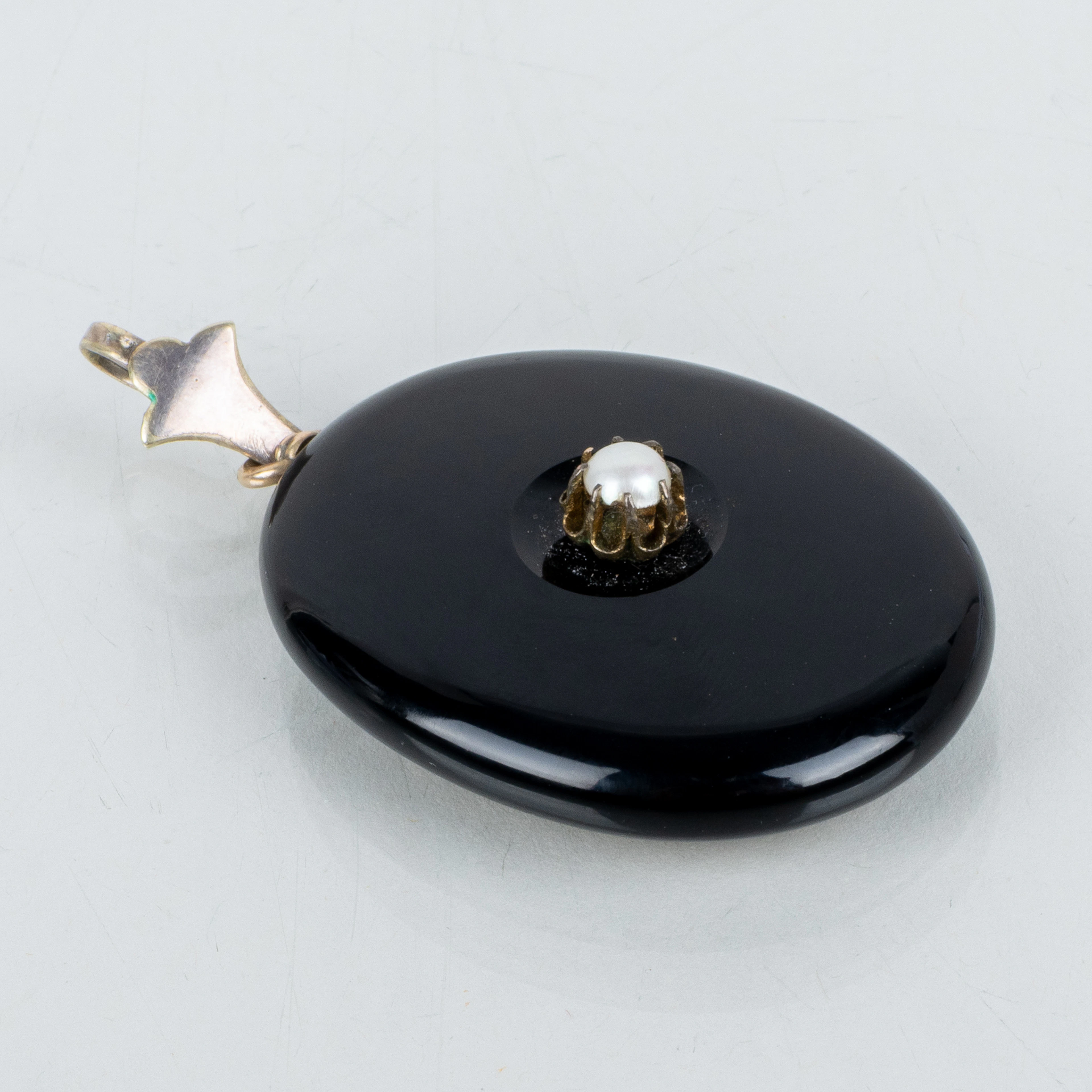 PENDENTE, onice nero, 1800/1900