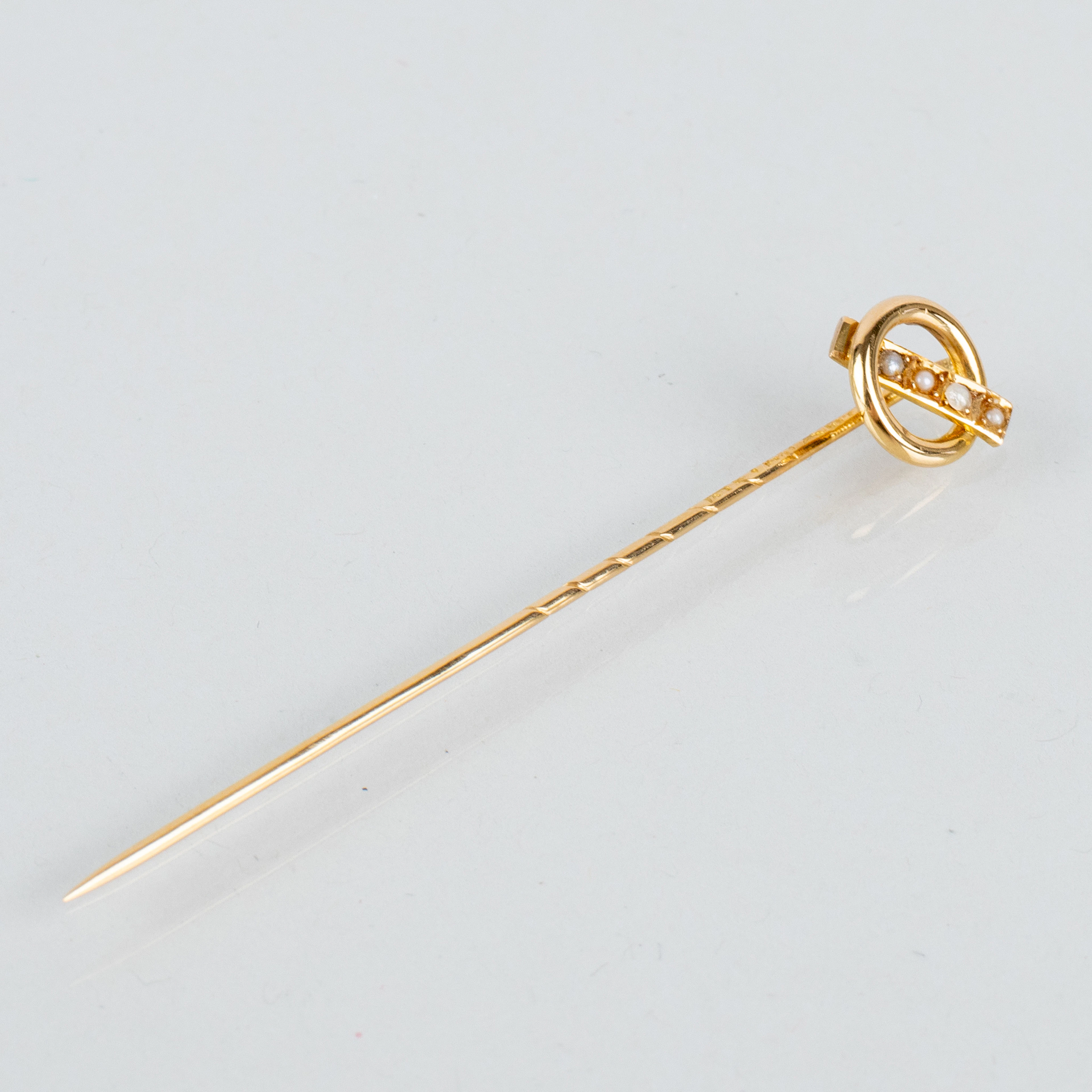 SPILLA DA SCIALLE, oro 18 carati con perle, prima metà del 1900