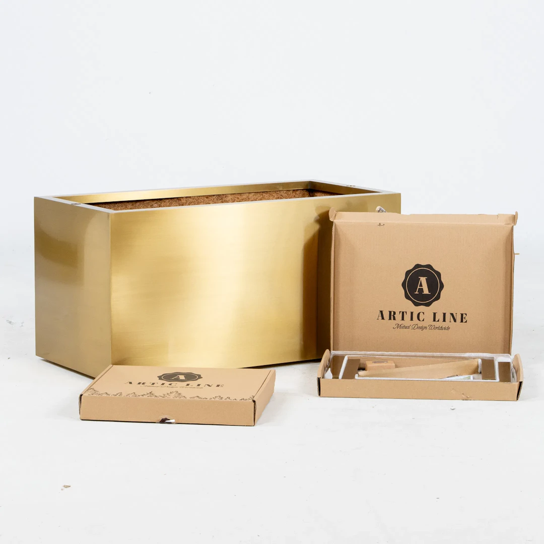FODERA ESTERNA, ottone, quadrato grande, Arctic Line, contemporanea