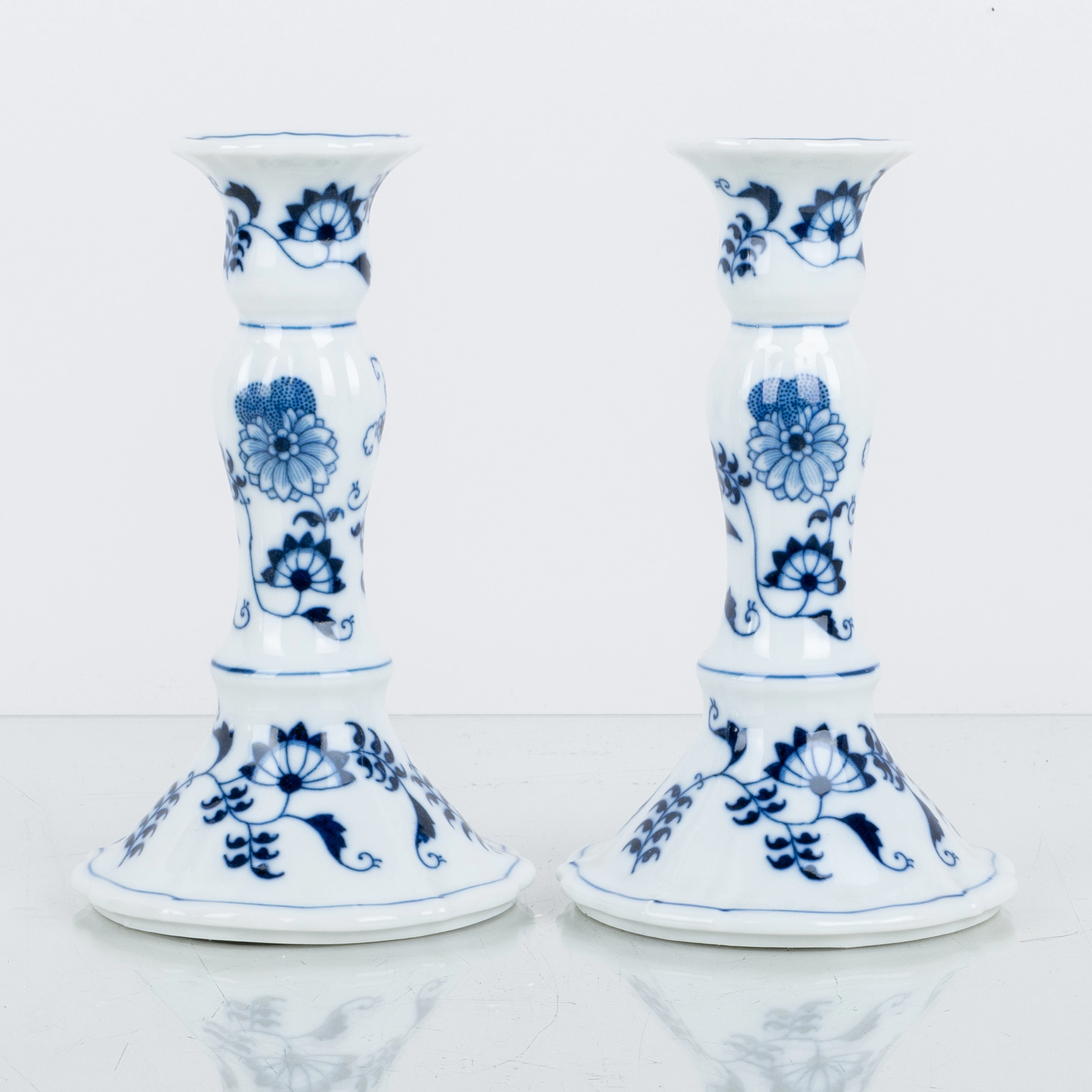 CANDELABROS, 1 par, porcelana, Danubio azul, Japón, 1900s