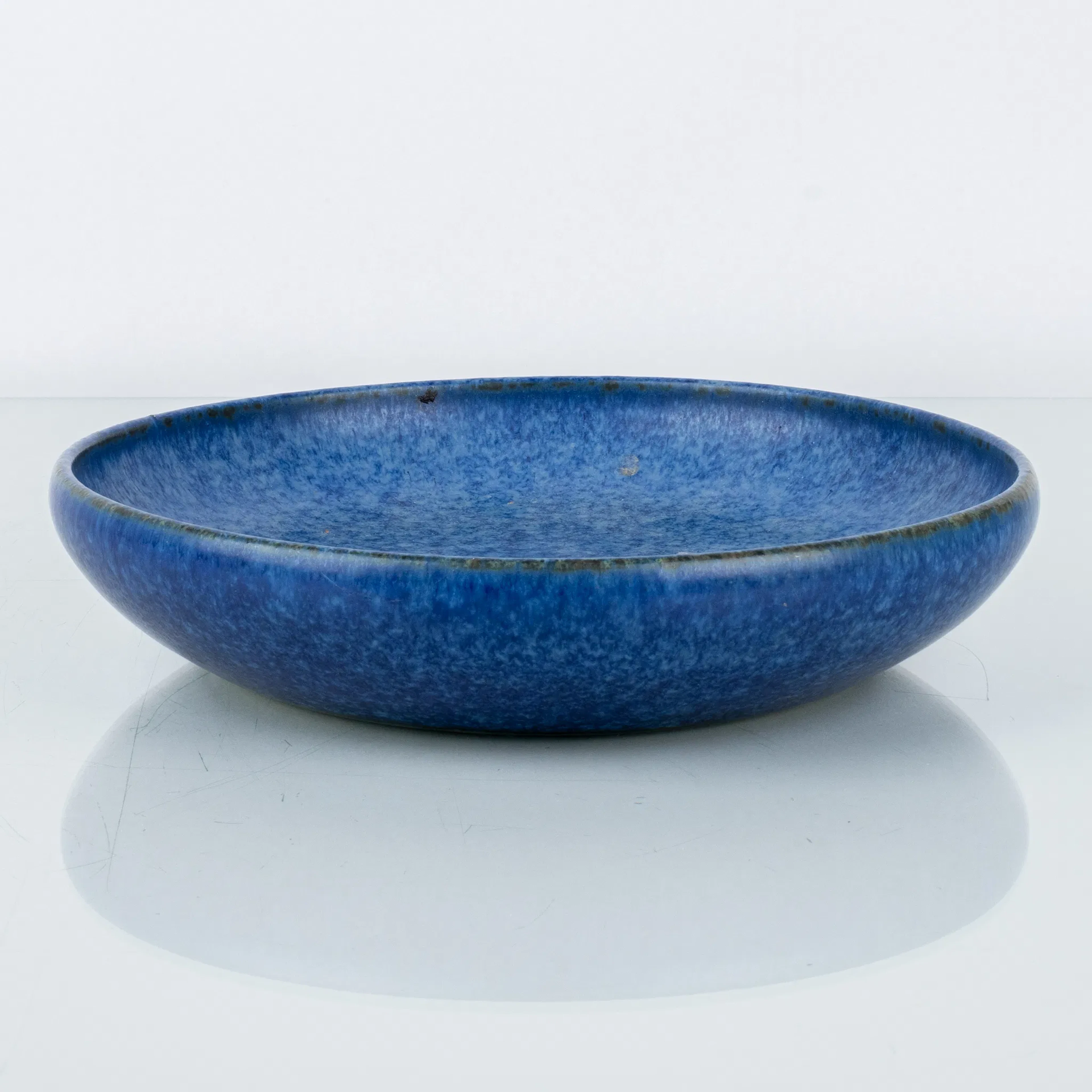 CARL-HARRY STÅLHANE (1920-1990), un bol en grès, Rörstrand, signé