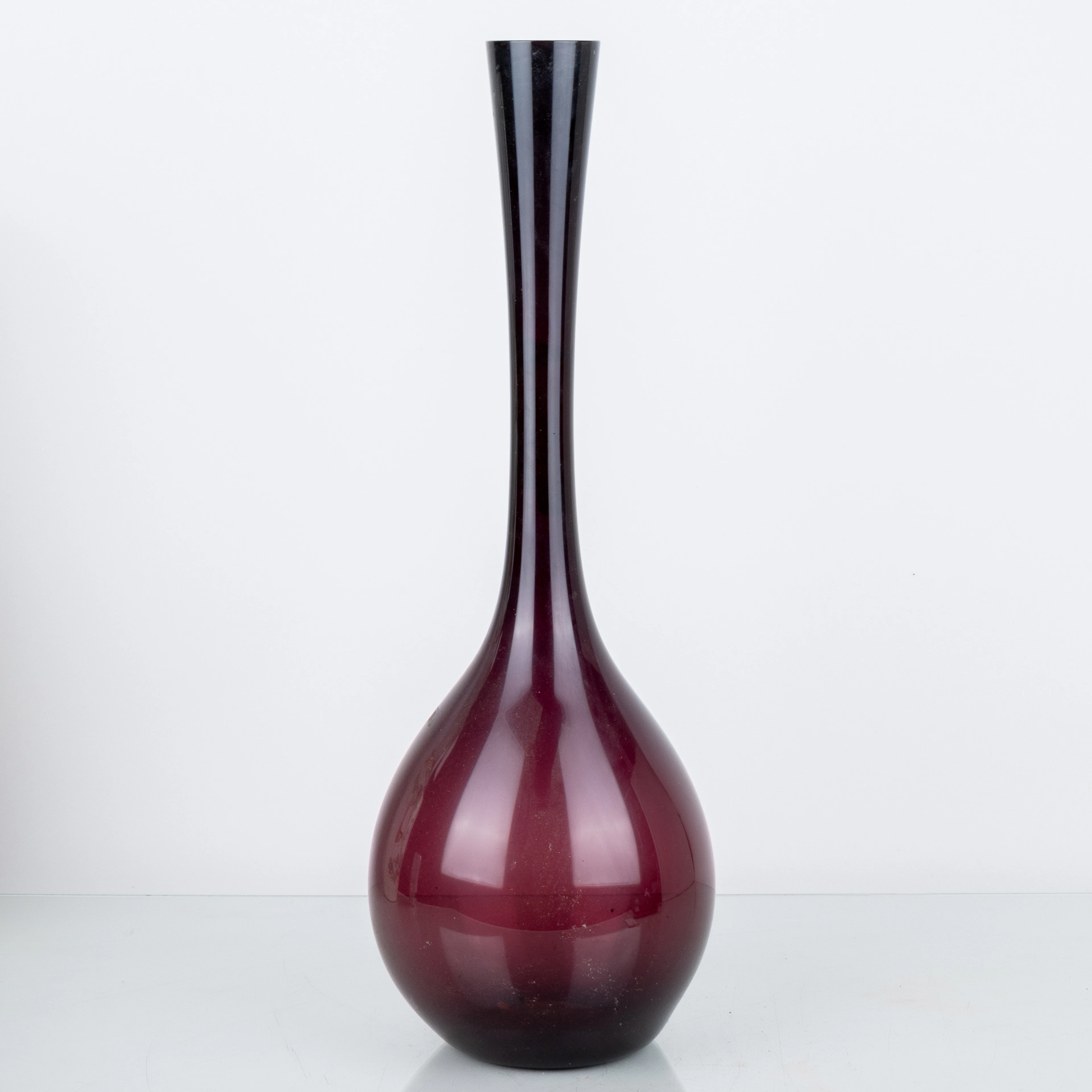 ARTHUR PERCY, a glass bulb vase, Gullaskruf Glassworks, 1950s