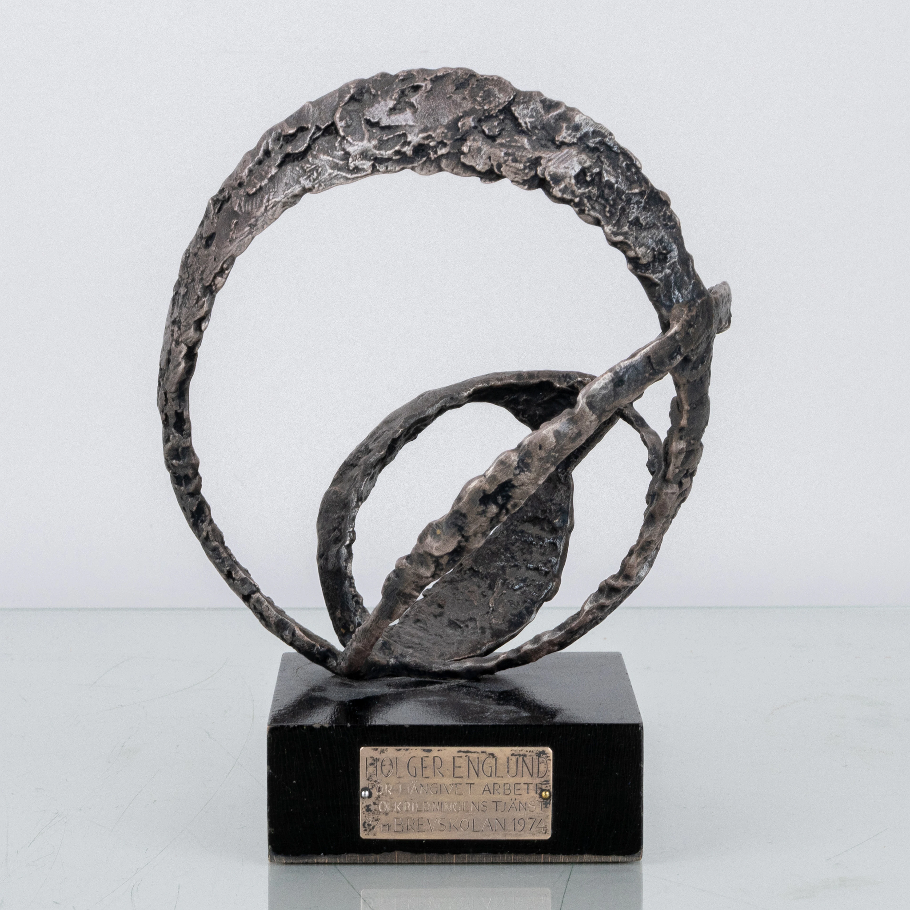 ARNE JONES (1914-1976), una escultura de bronce, firmada