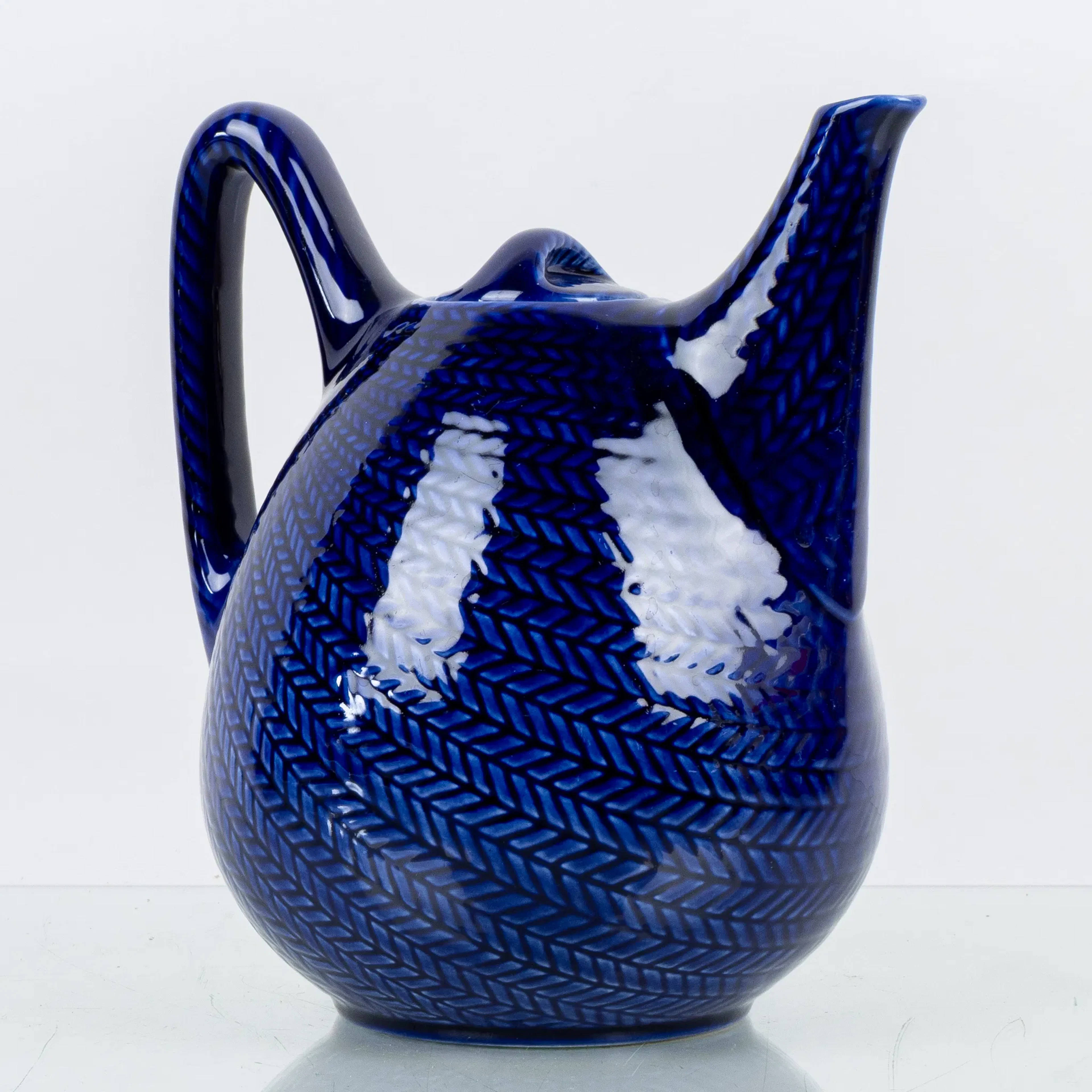 HERTHA BENGTSON, A porcelain teapot, Rörstrand