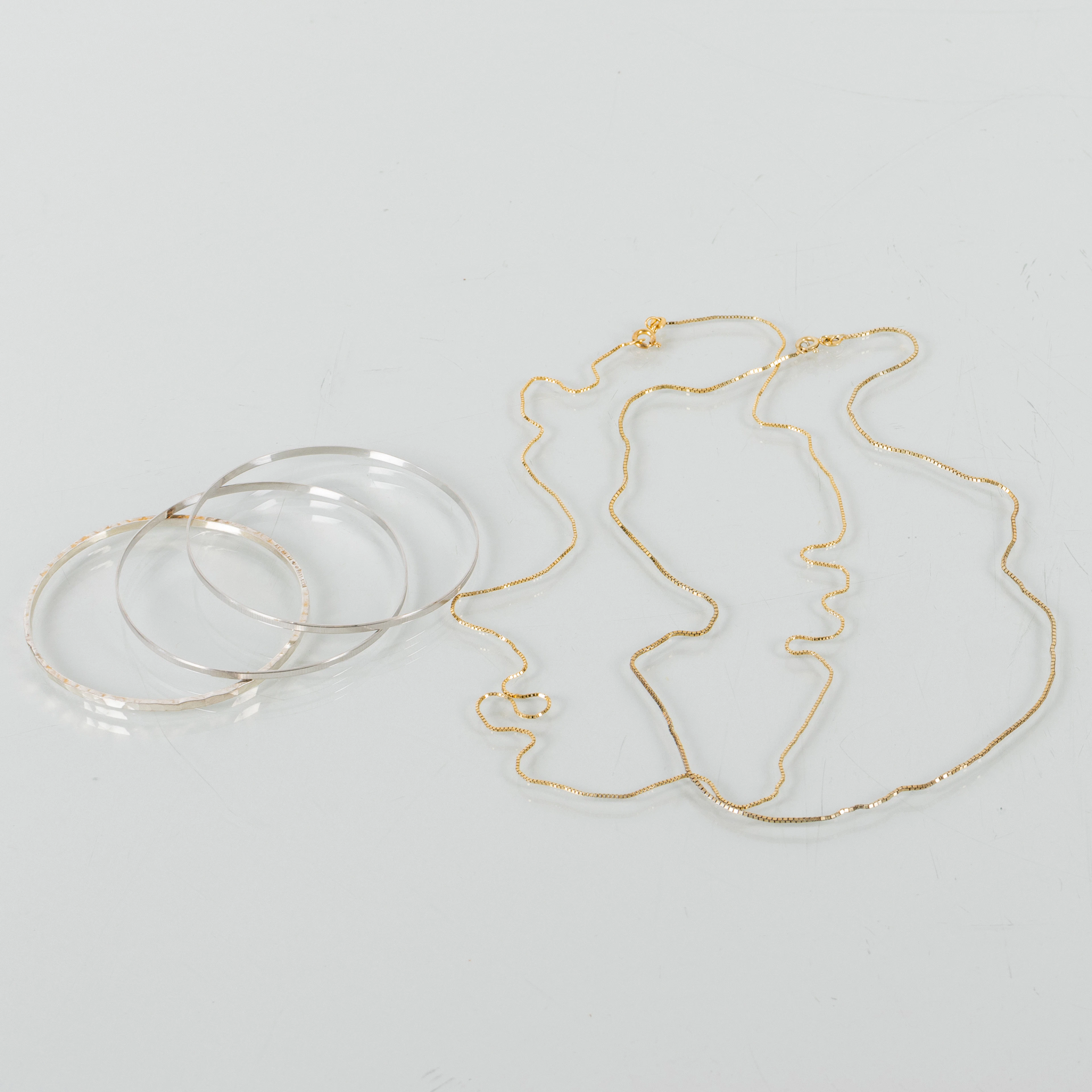 BRAZALETES Y COLLARES, 5 partes, plata, incluyendo la segunda mitad del siglo XX