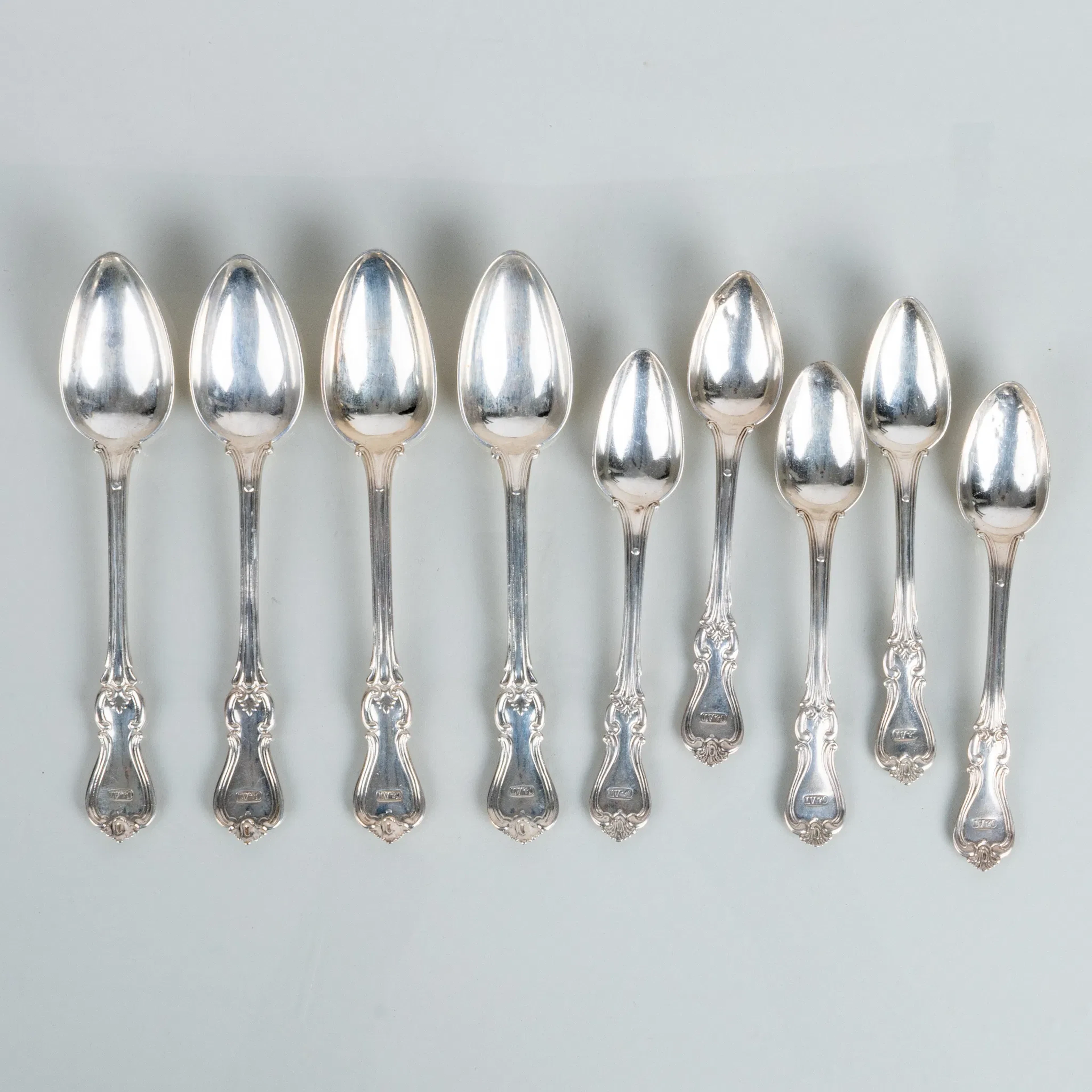 CUCCHIAI, 9 pezzi, argento, francobolli svedesi indistinti, metà 1800