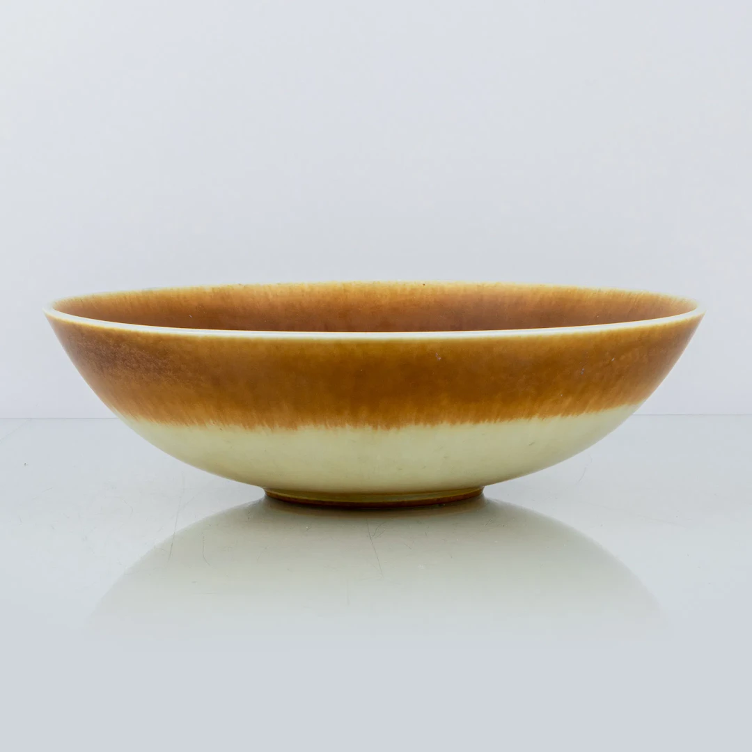 BERNDT FRIBERG, un cuenco de cerámica, Gustavsbergs Studio, 1968, firmado