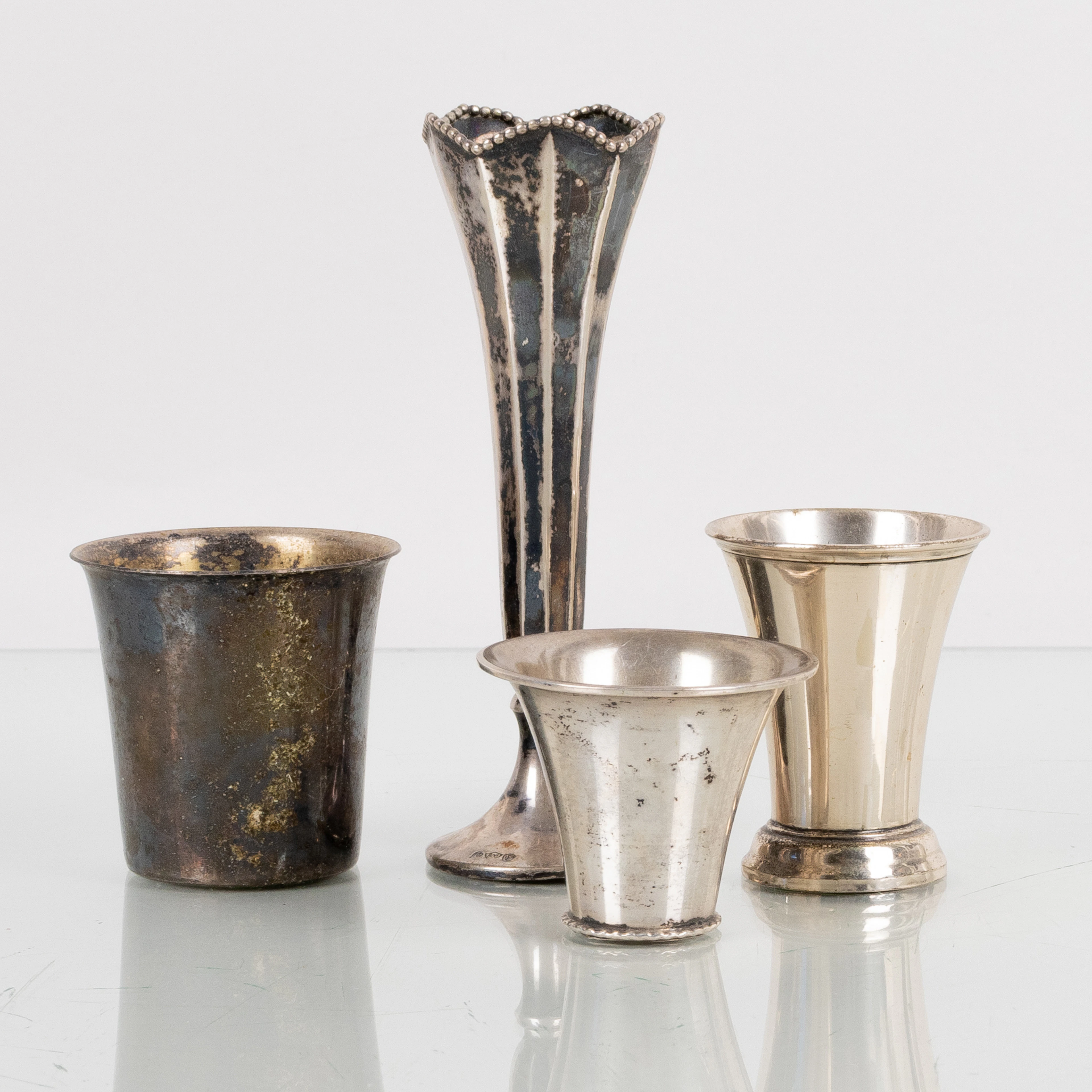 VASEN UND KELCHE, 4 Stück, Silber, 1900er Jahre, Gesamtgewicht ca. 60 g
