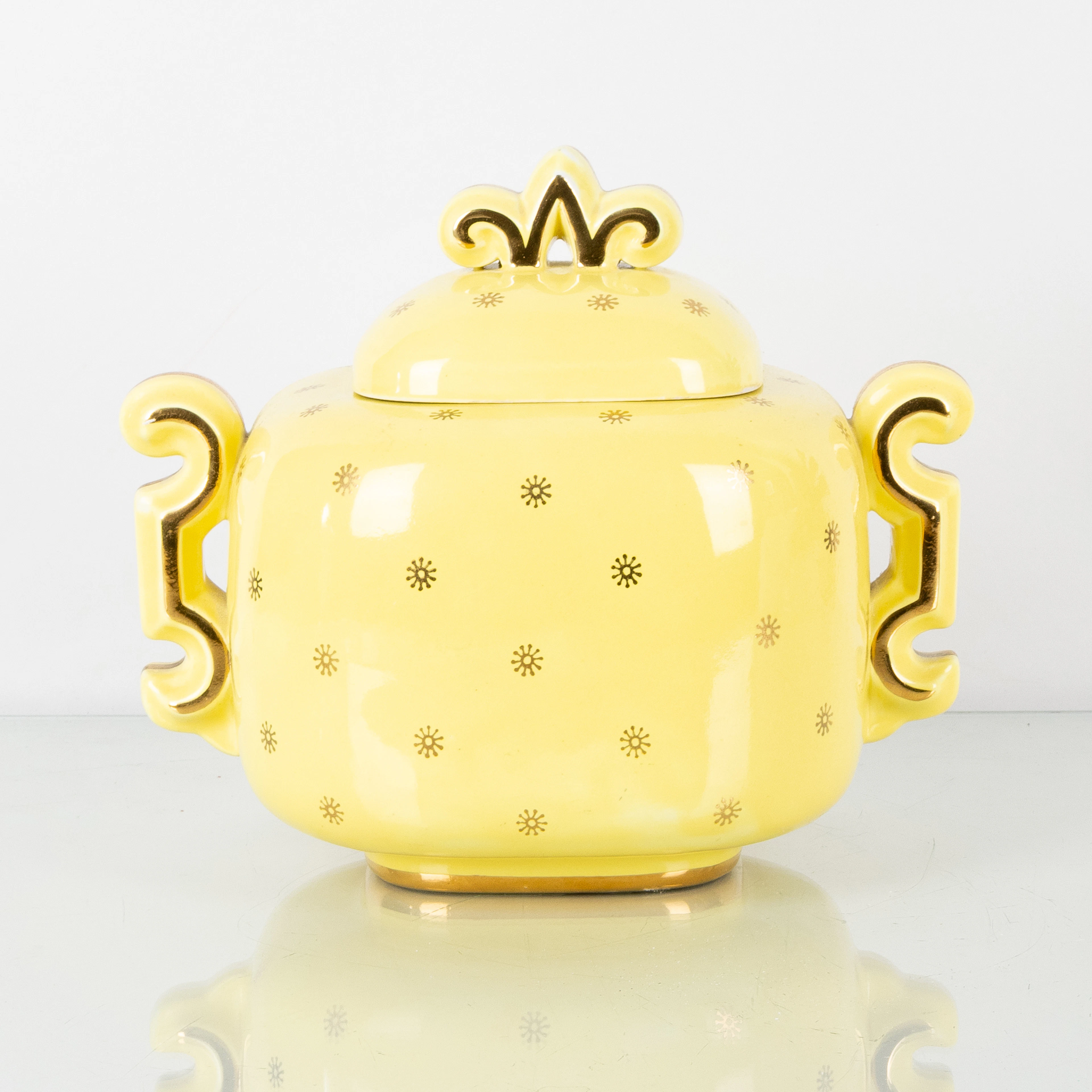 ARTHUR PERCY, a "Naples" lure urn, Gefle, the first half of the 20th century