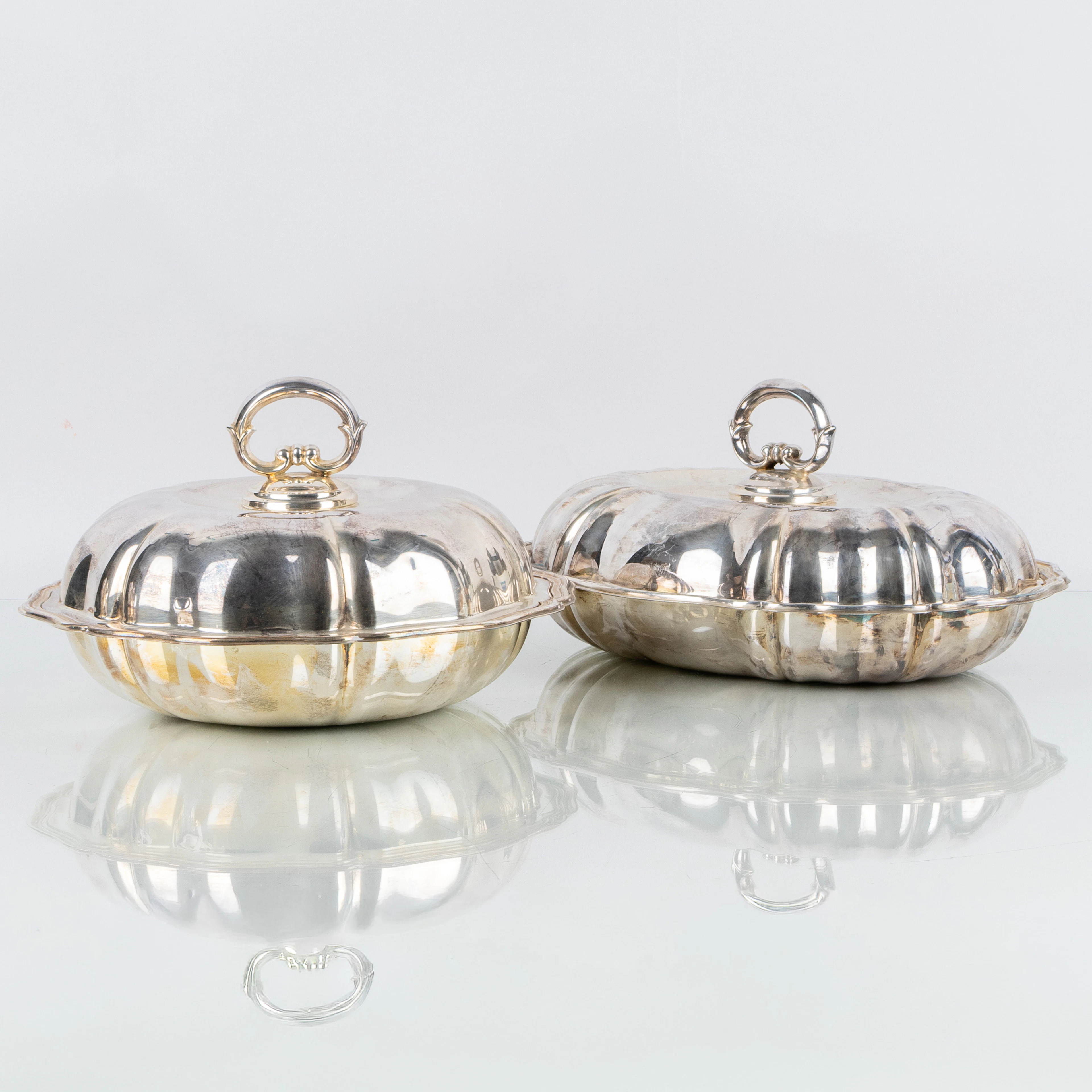 VASI CON COPERCHI, 2 pezzi, argento al nichel del 1900