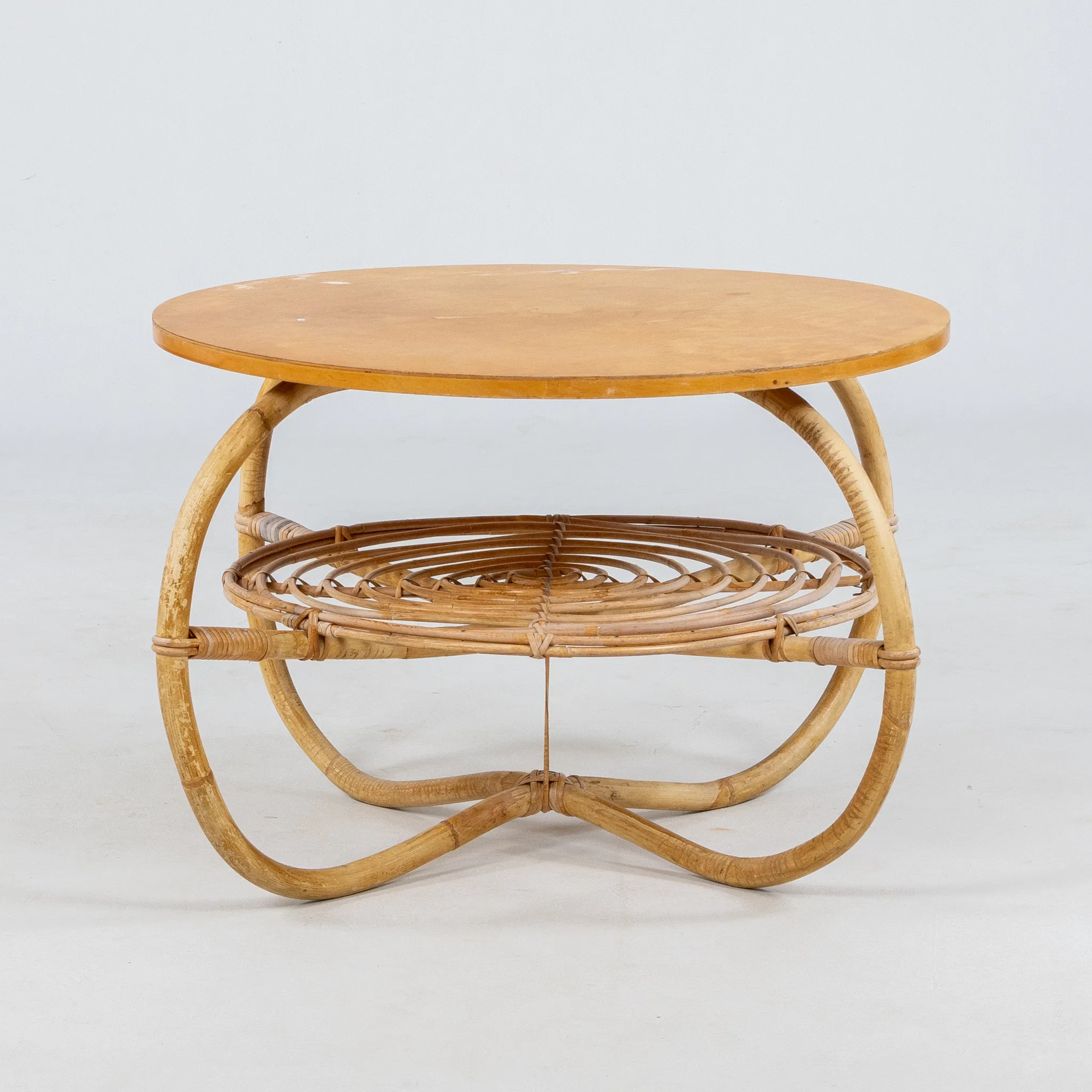 MESA DE CENTRO, RATÁN, SIGLO X.