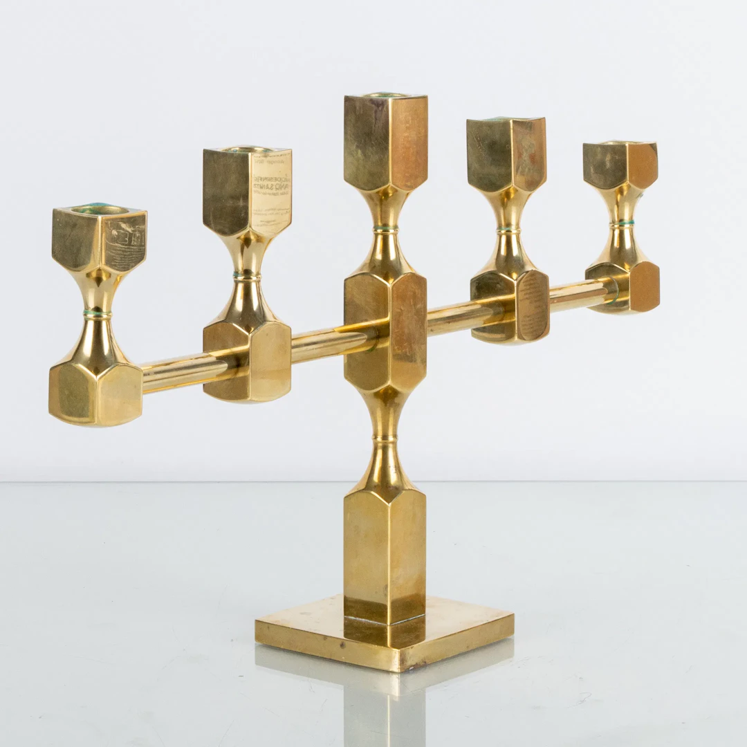 CANDELABRO, latón, Metallslöjden Gusum, firmado y fechado PK 1974
