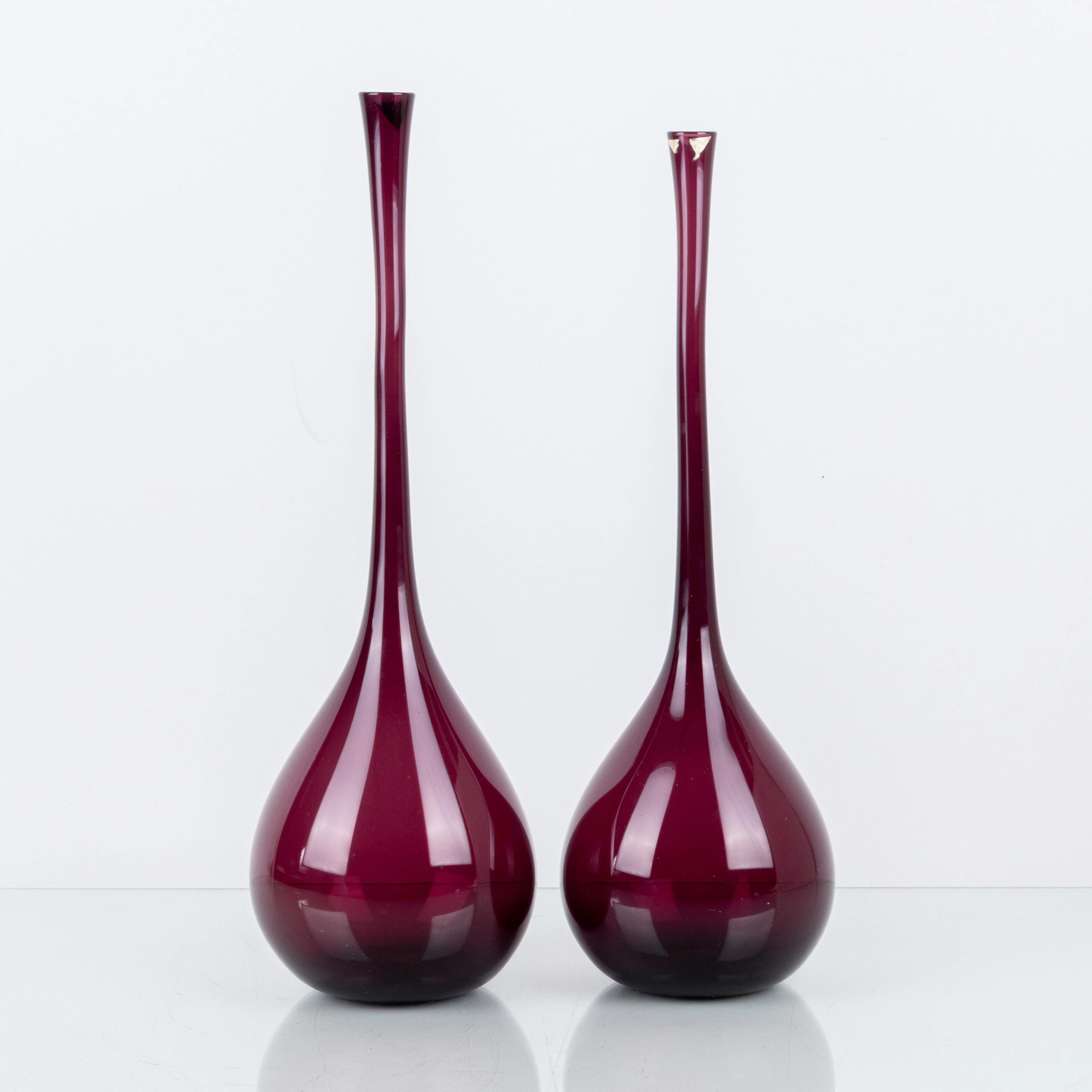 ARTHUR PERCY, a glass 1 pair of bulb vases, Gullaskruf, mid-1900s