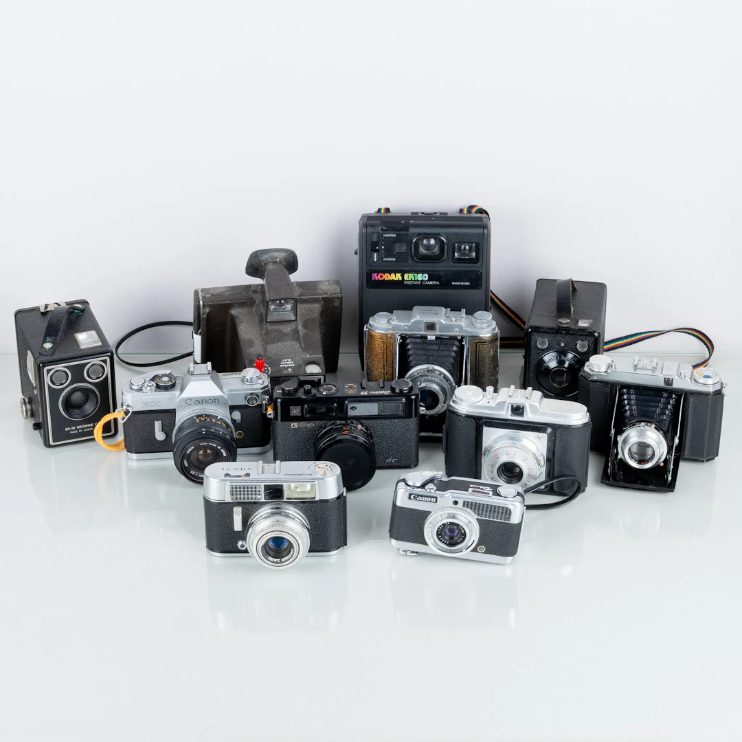 COLLECTION CAMERAS, 11 pcs, including Canon, Agfa and Kodak
