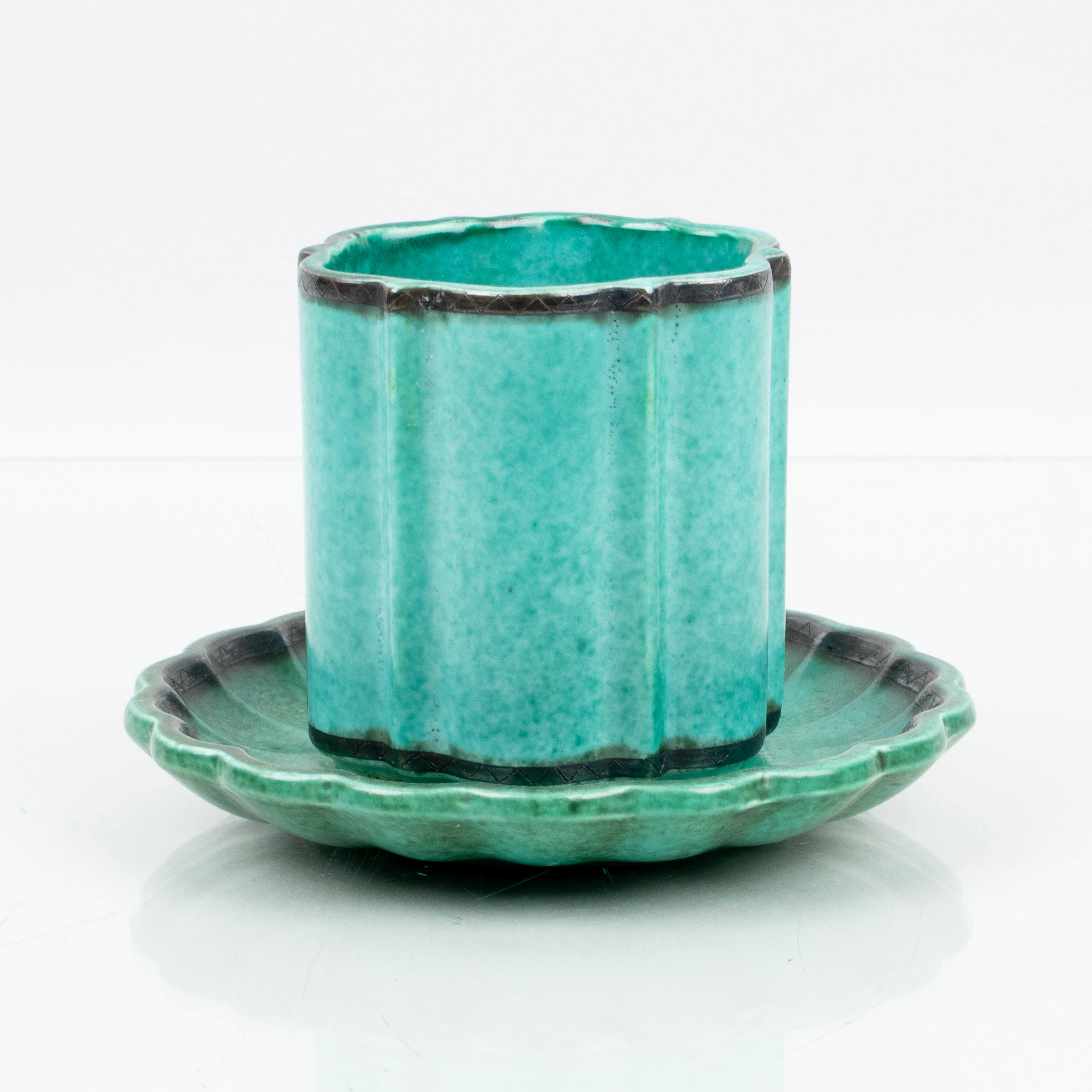 Un piatto e un vaso in gres, Wilhelm KÅGE, Argenta, Gustavsberg, metà del 1900