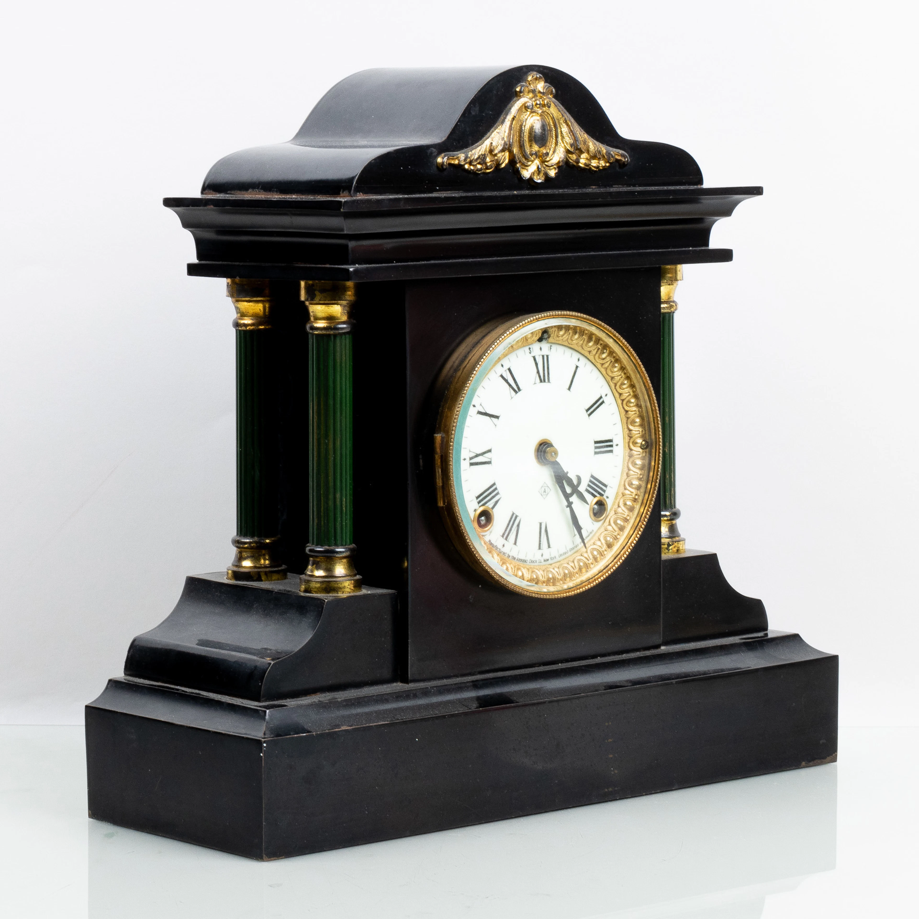HORLOGE DE TABLE, métal patiné, Ansonia Clock Co., New York, États-Unis, années 1800/1900
