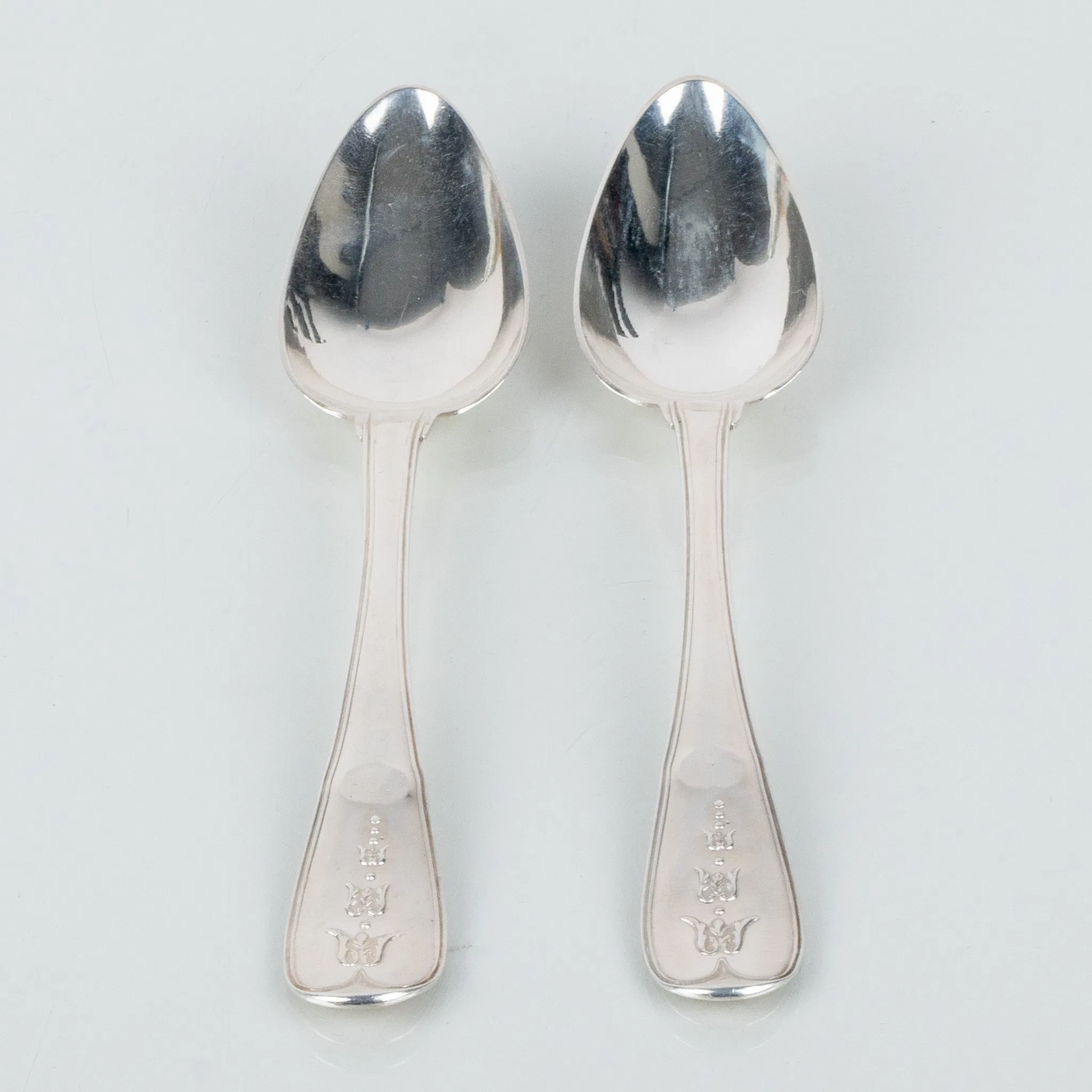 CUCHARAS, 2 piezas, plata, sellos suecos LRB 1834, peso tono aprox. 62 g