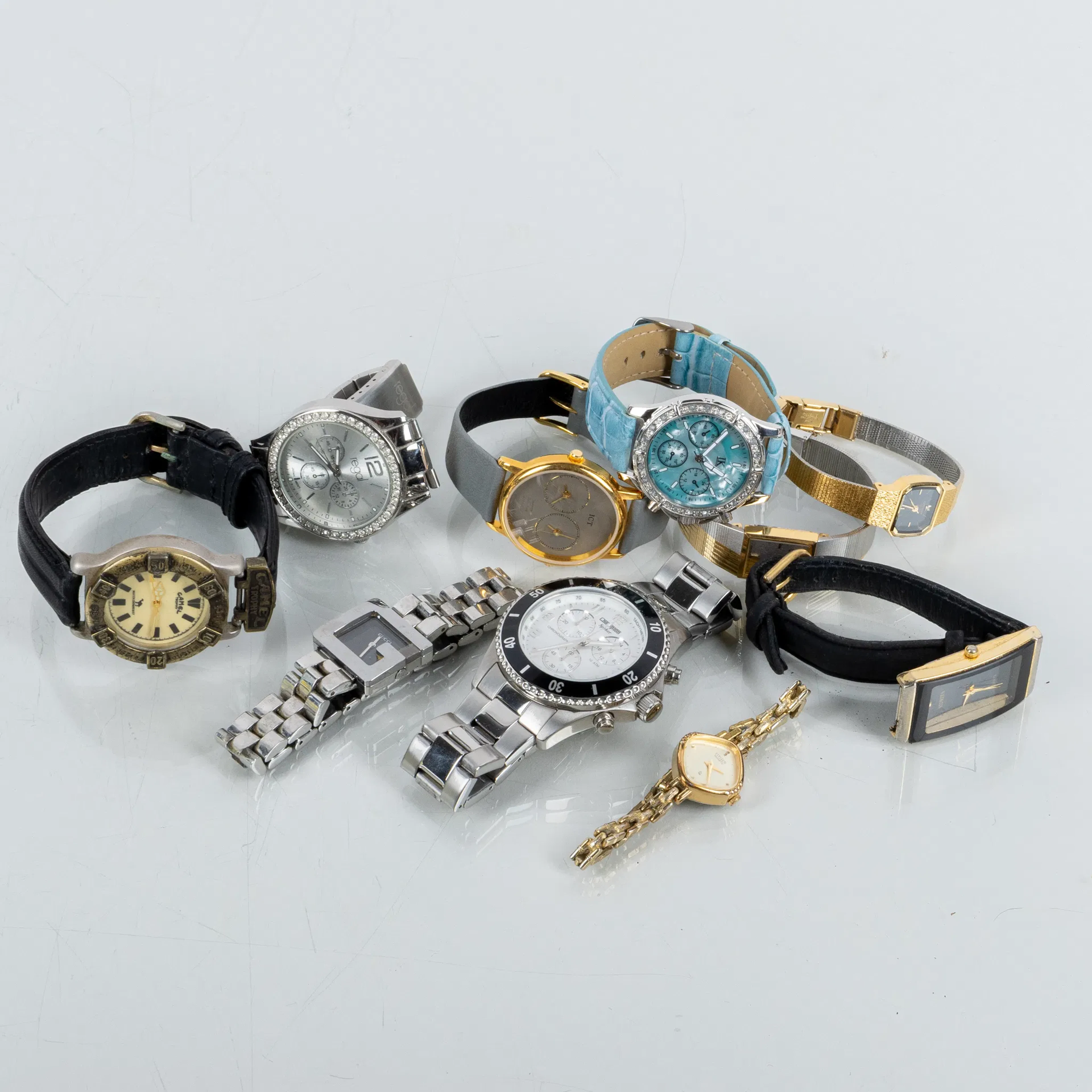 RELOJES de pulsera, 10 piezas, principalmente acero, cuarzo, incluyendo Gucci y Champion