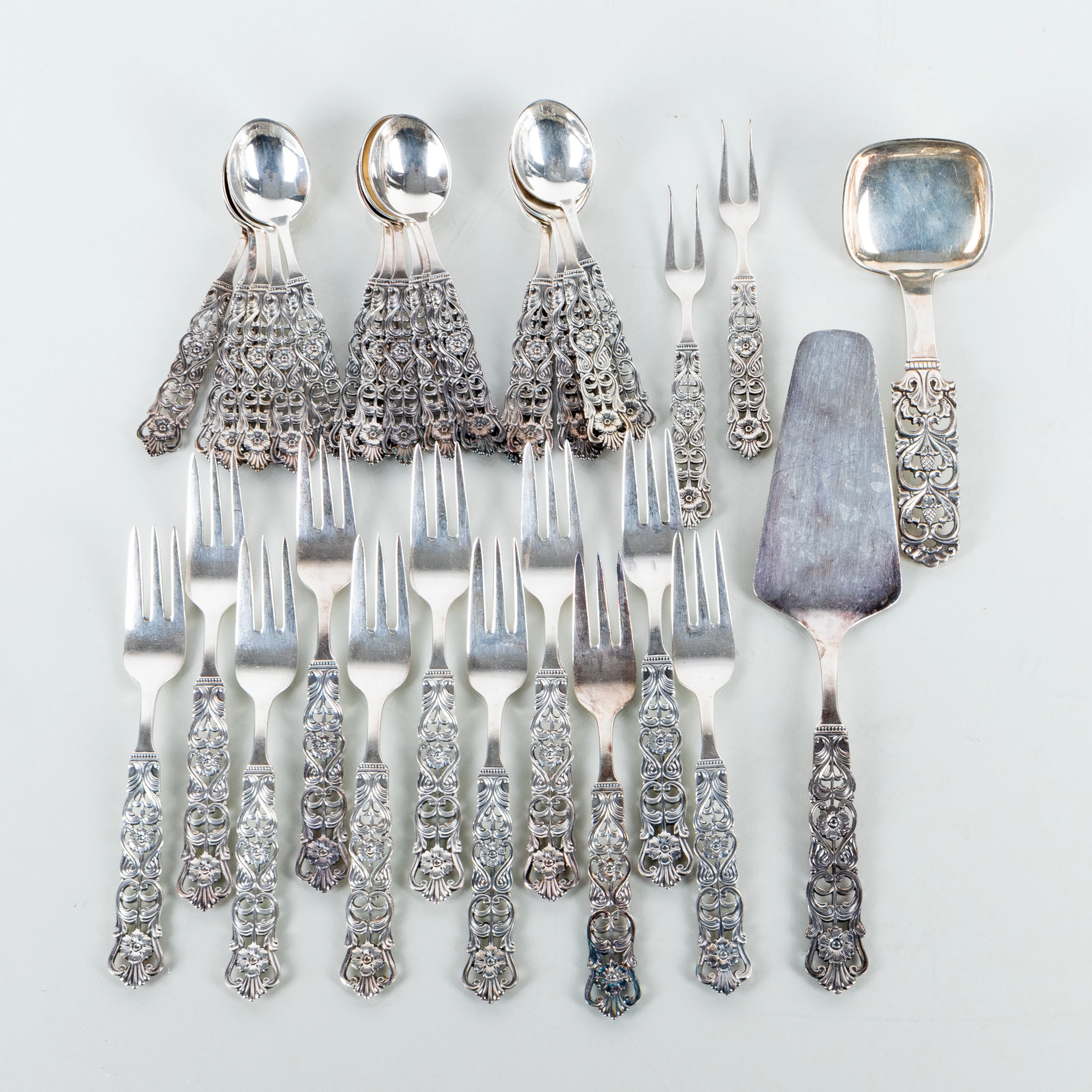 CUCCHIAI DA CAFFÈ E FORCHETTE DA PASTA MM, 34 parti, argento, GAB Stoccolma 1966