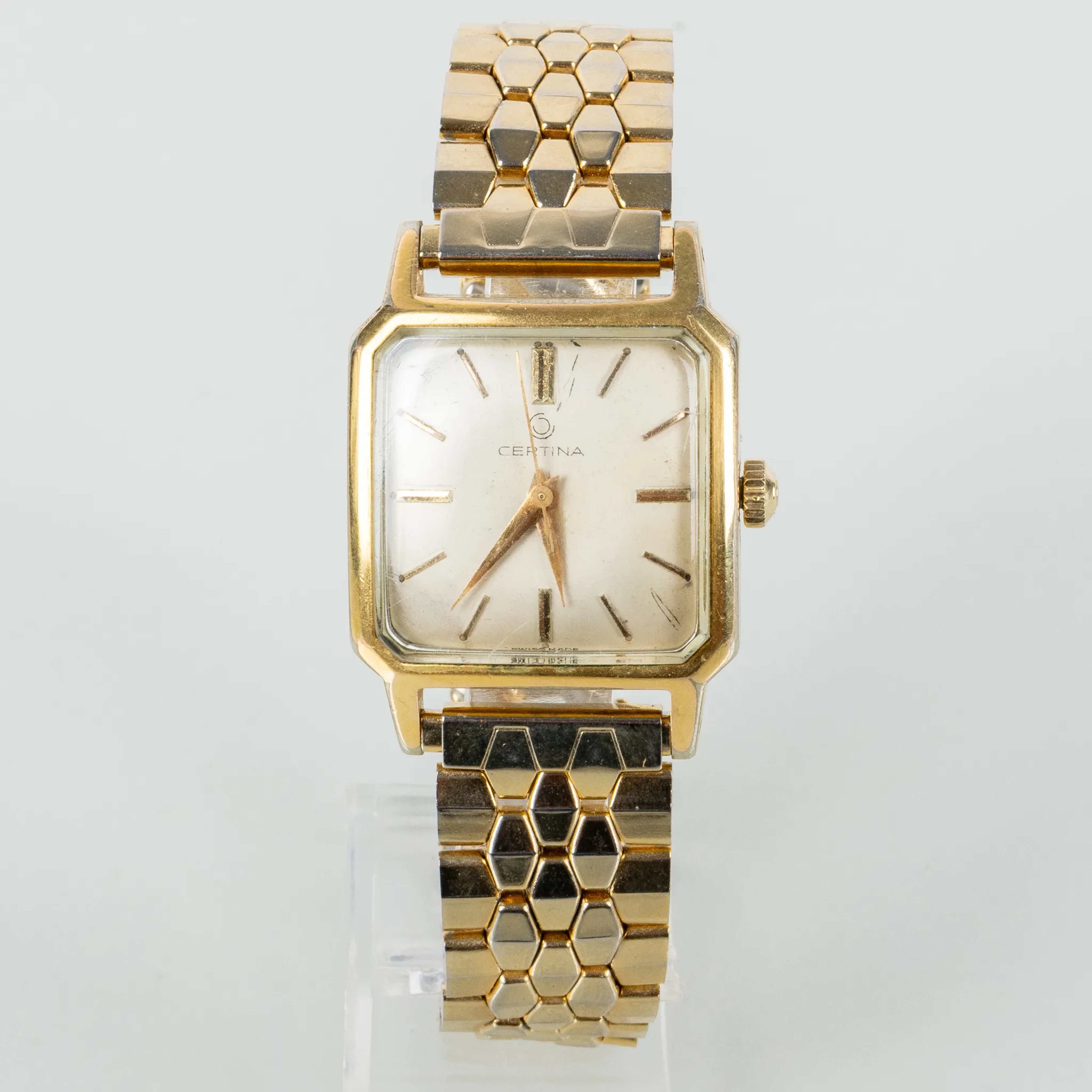 CERTINA, un reloj doble de oro, segunda mitad del siglo XX