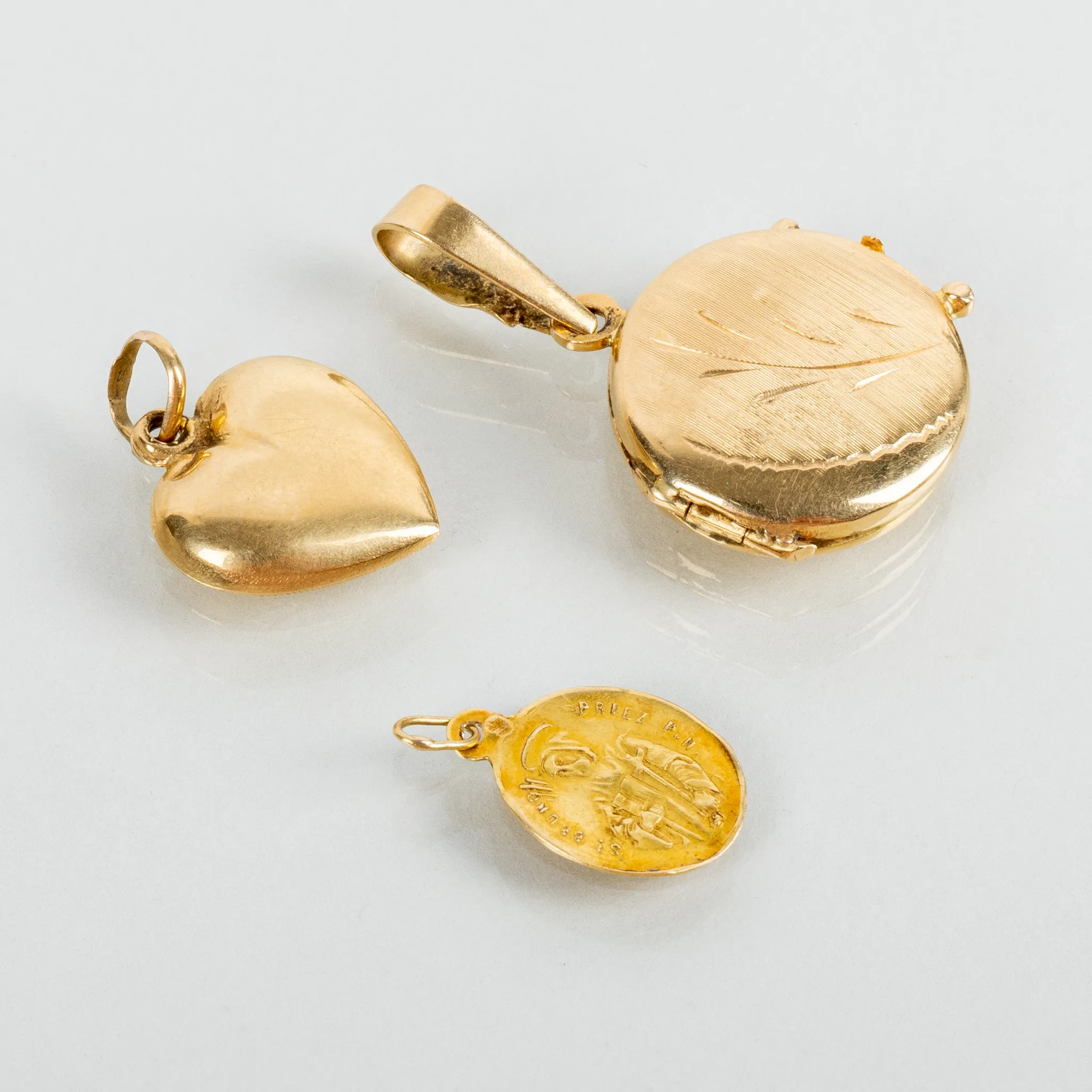 COLGANTES, 3 piezas, oro de 18 quilates